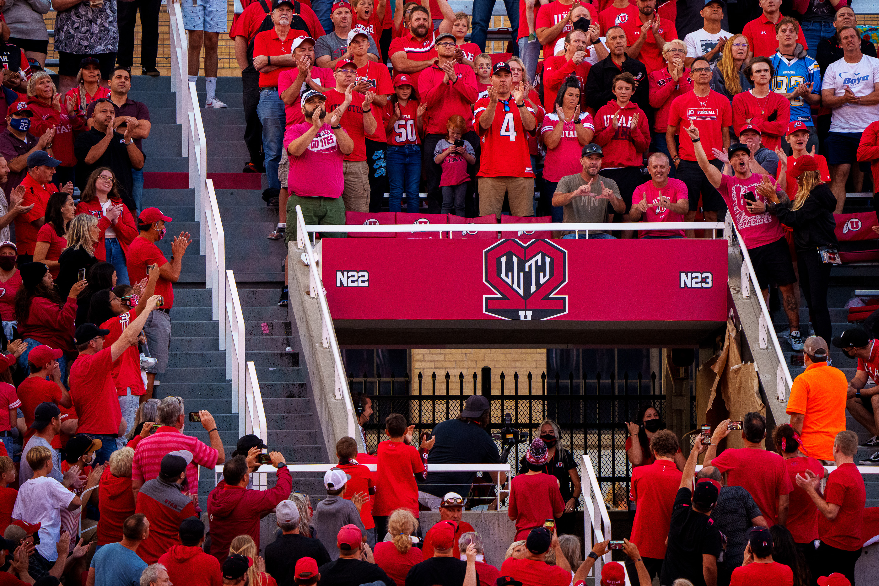 Utah Football retires No. 22 jersey in honor of Ty Jordan, Aaron Lowe