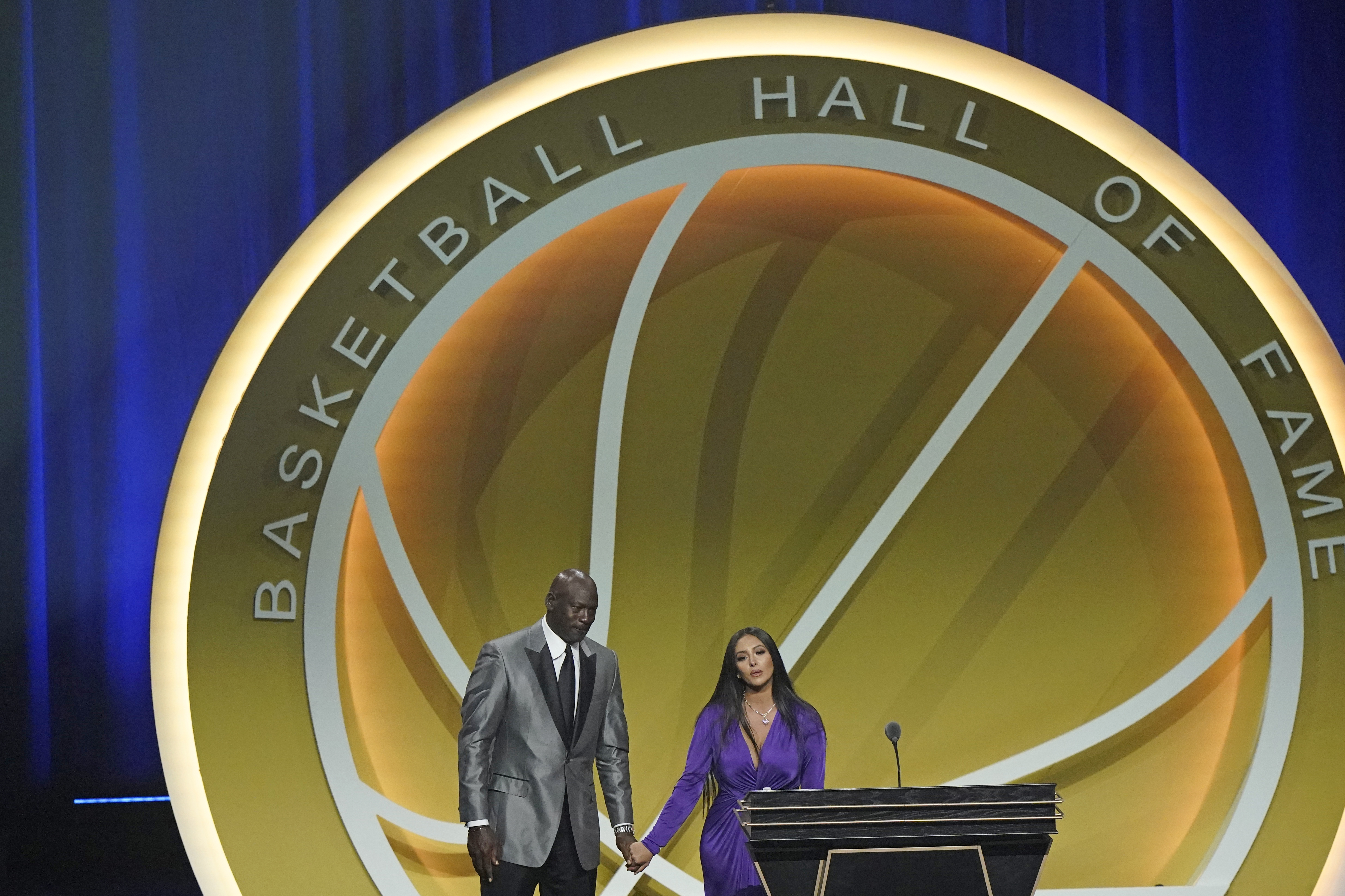 Kobe Bryant, Tim Duncan, Kevin Garnett headline nine-member 2020 Hall of  Fame Class