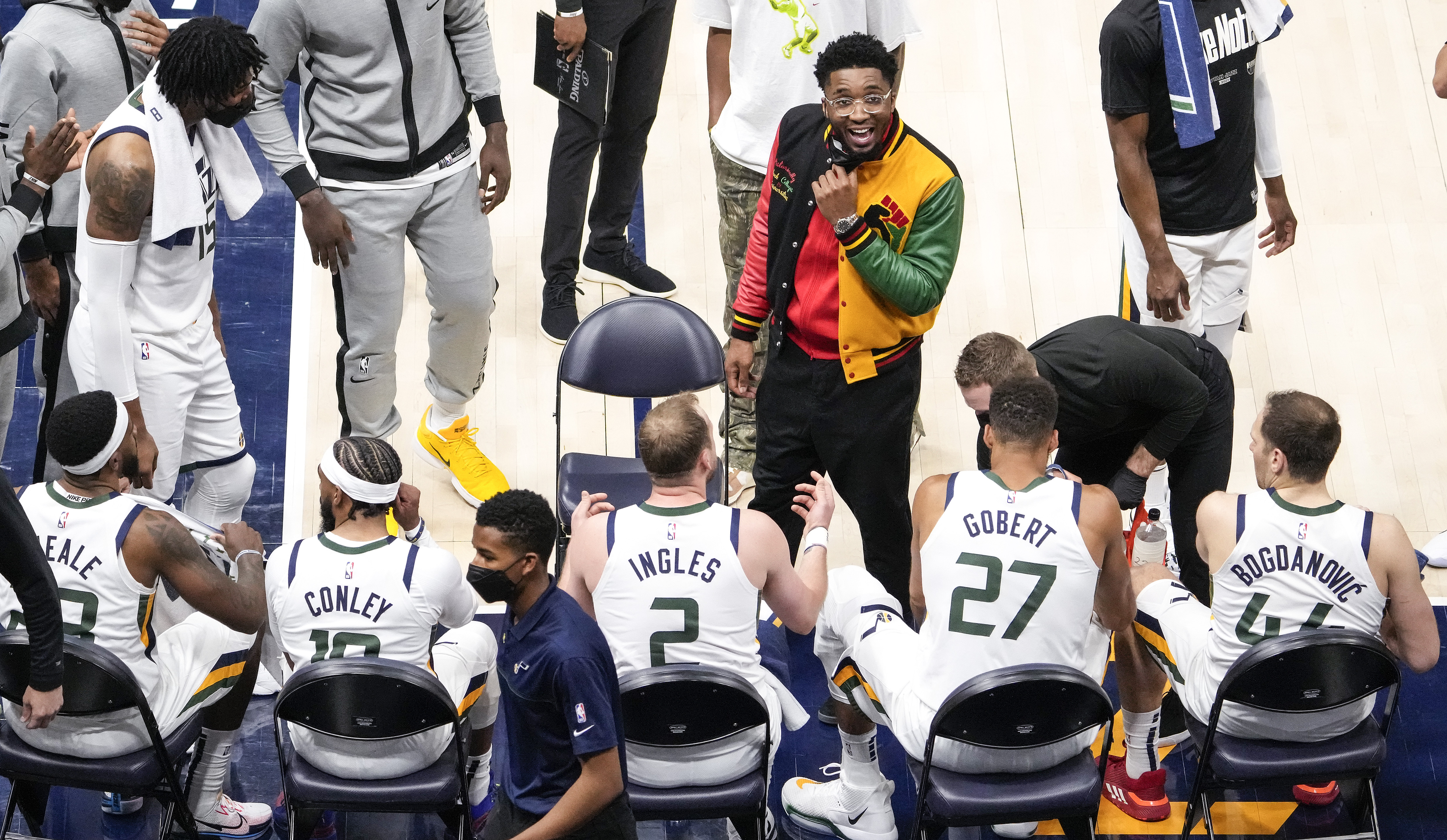 Andy Larsen: The Utah Jazz's new jerseys are awful — and clearly, the team  knows that