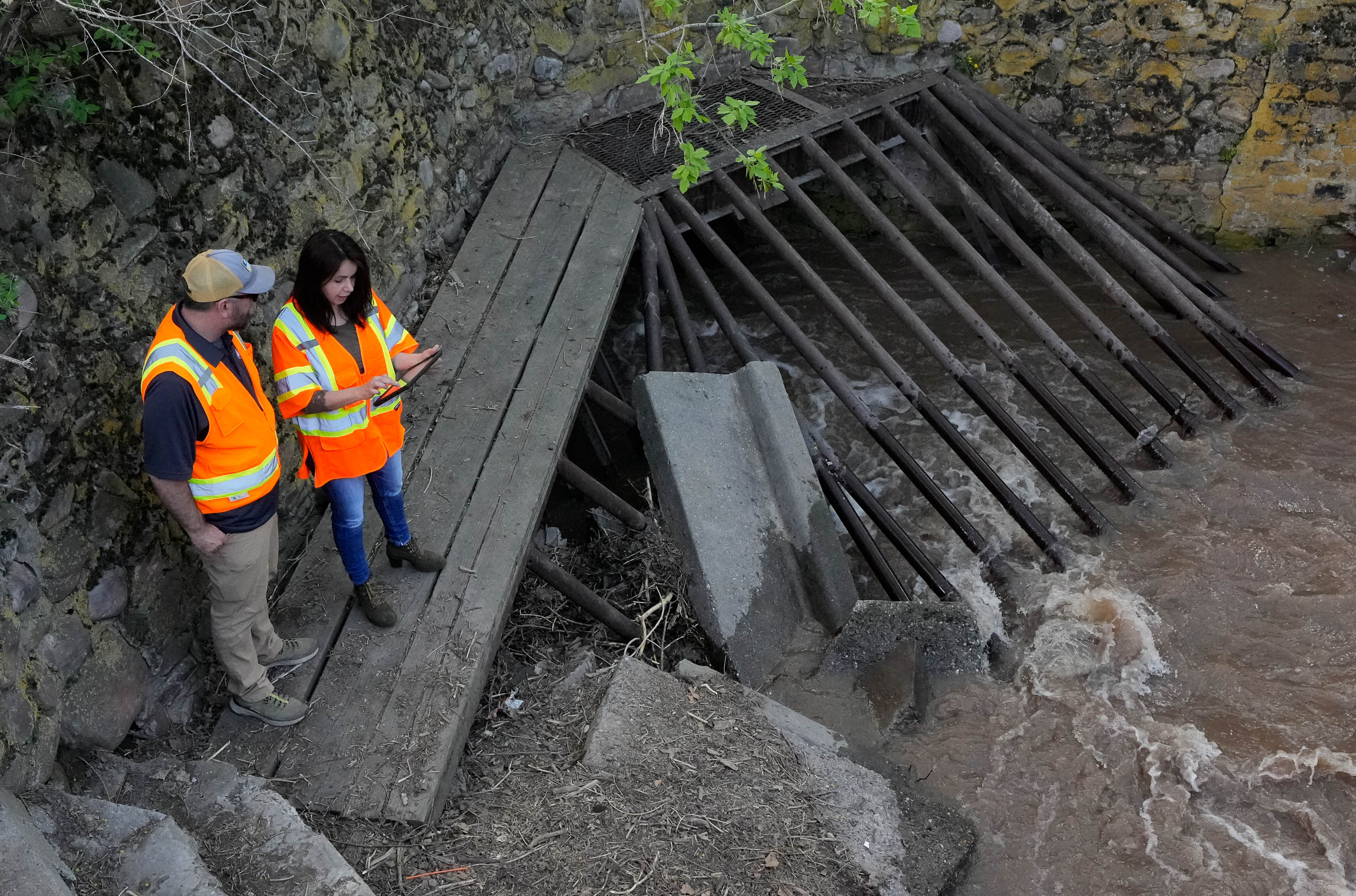 SLC crews work 24 7 to keep streams clear of debris prevent flooding