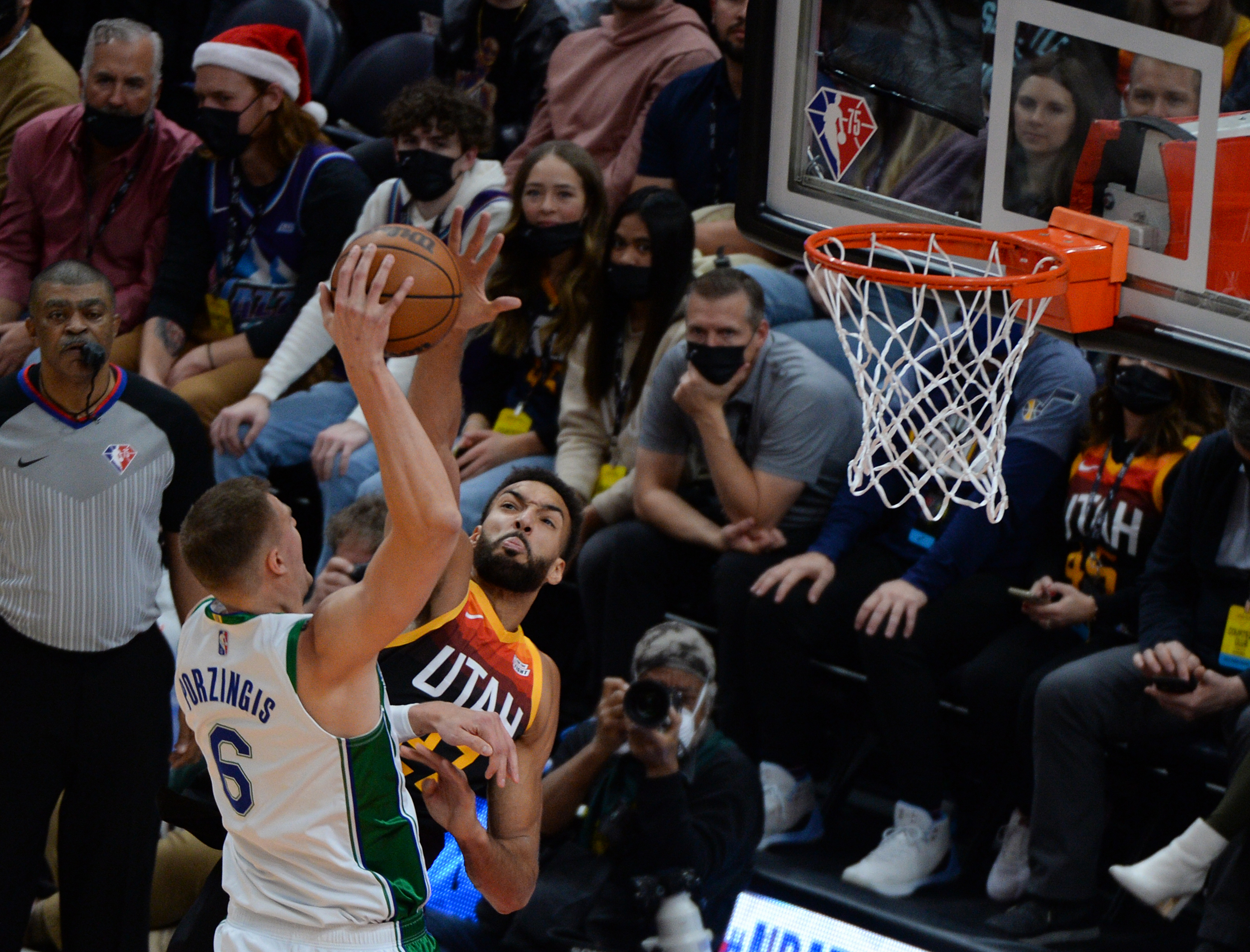 What would a realistic trade of Zach LaVine look like for the Utah Jazz?