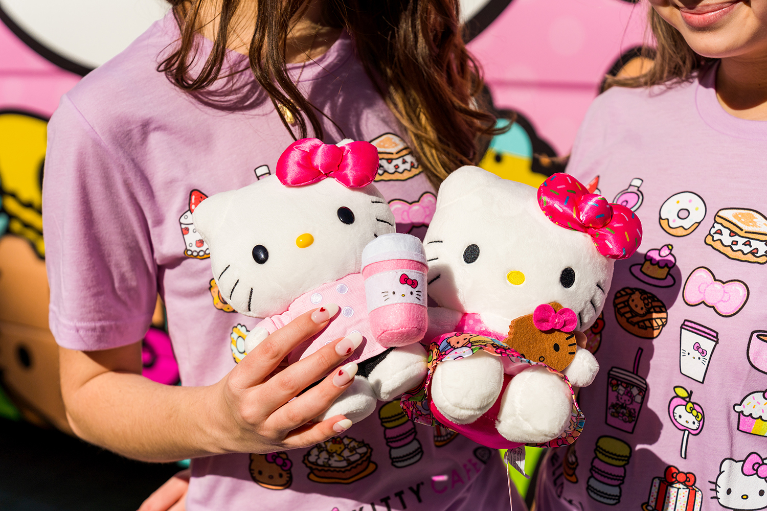 Hello Kitty Cafe Truck Brings Treats, Smiles to Fans