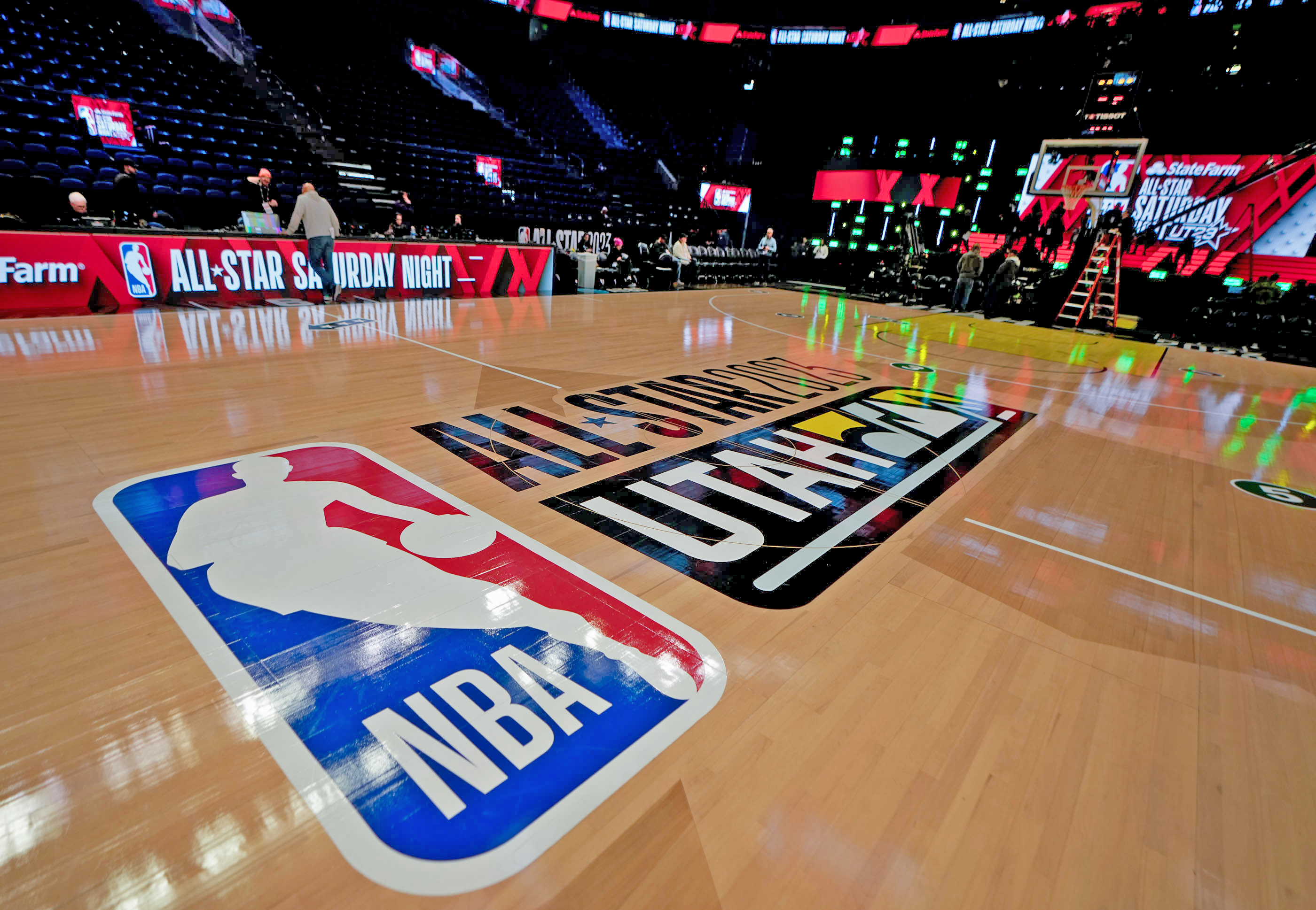 Russell Westbrook is reportedly talking to 4 teams as he considers a Utah  Jazz buyout