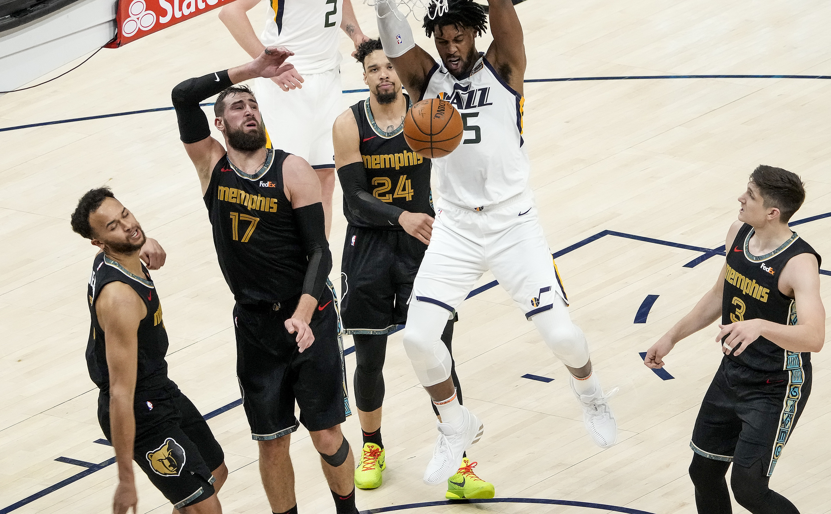 Derrick favors on sale