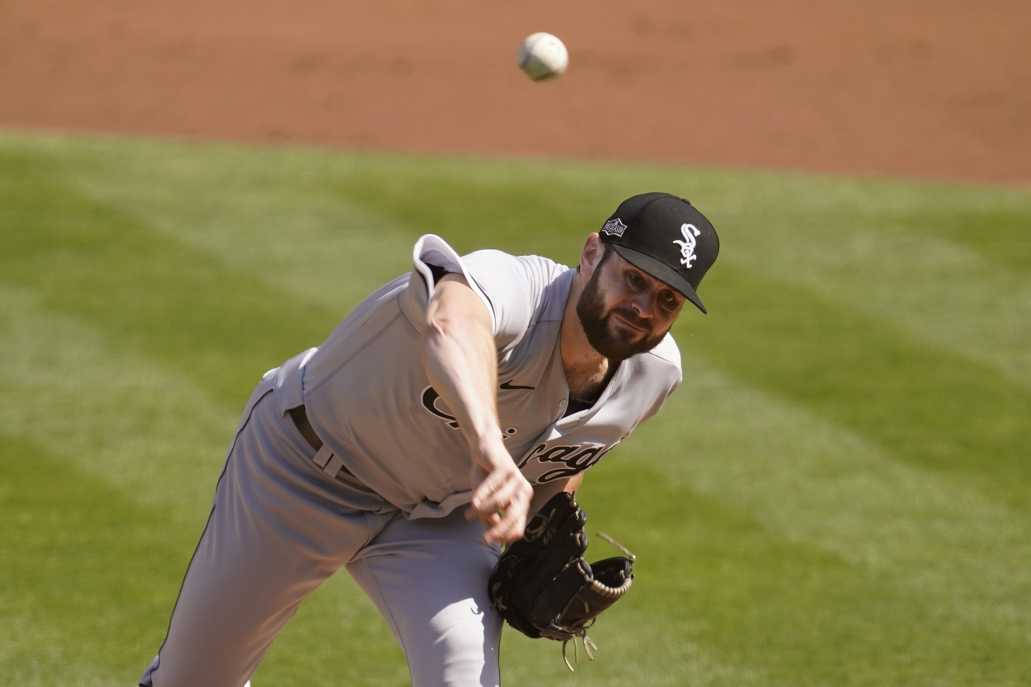 Lucas Giolito Pitches 6 Hitless Innings in Chicago White Sox Win vs Yankees