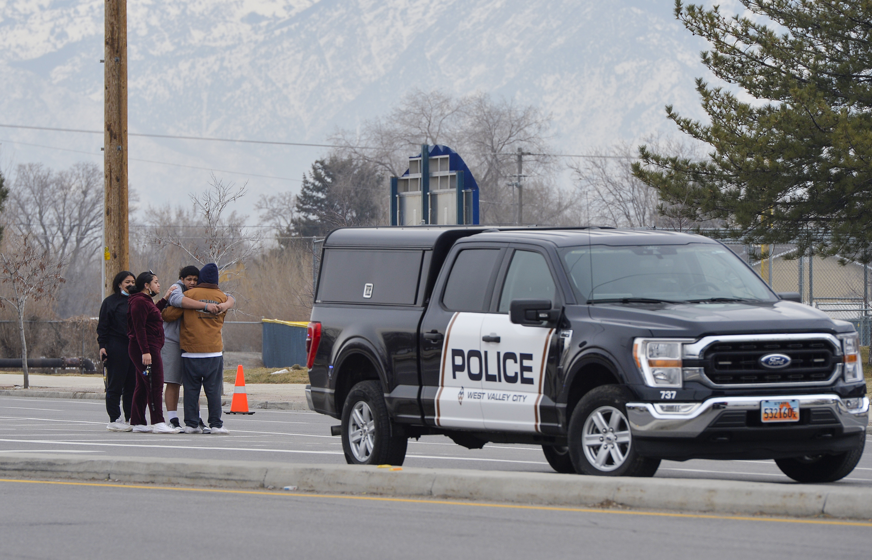 Police: Man injured, 3 juveniles arrested in shooting at Valley