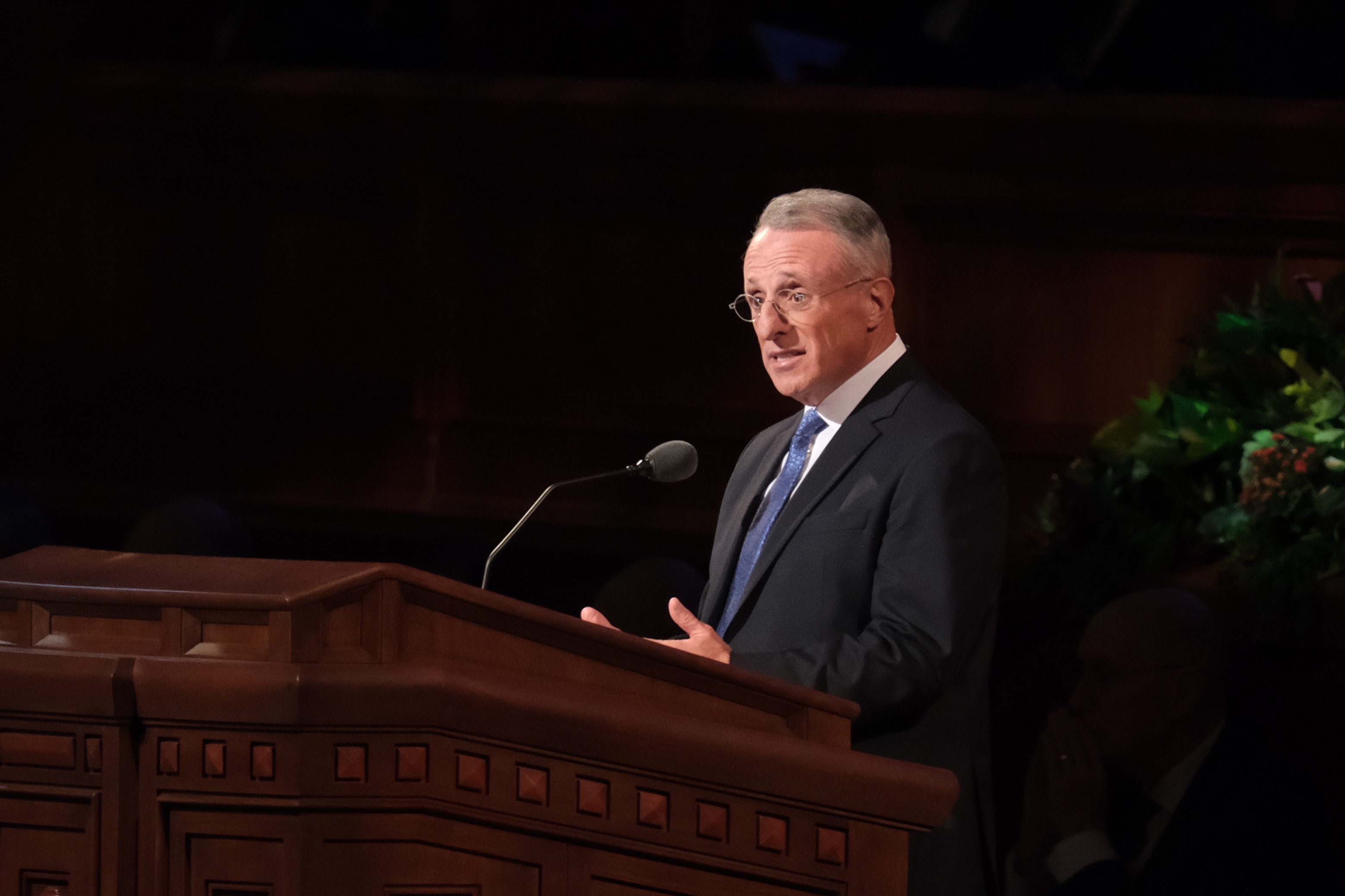 Elder Sabin shares 8 principles of peace and happiness with BYU