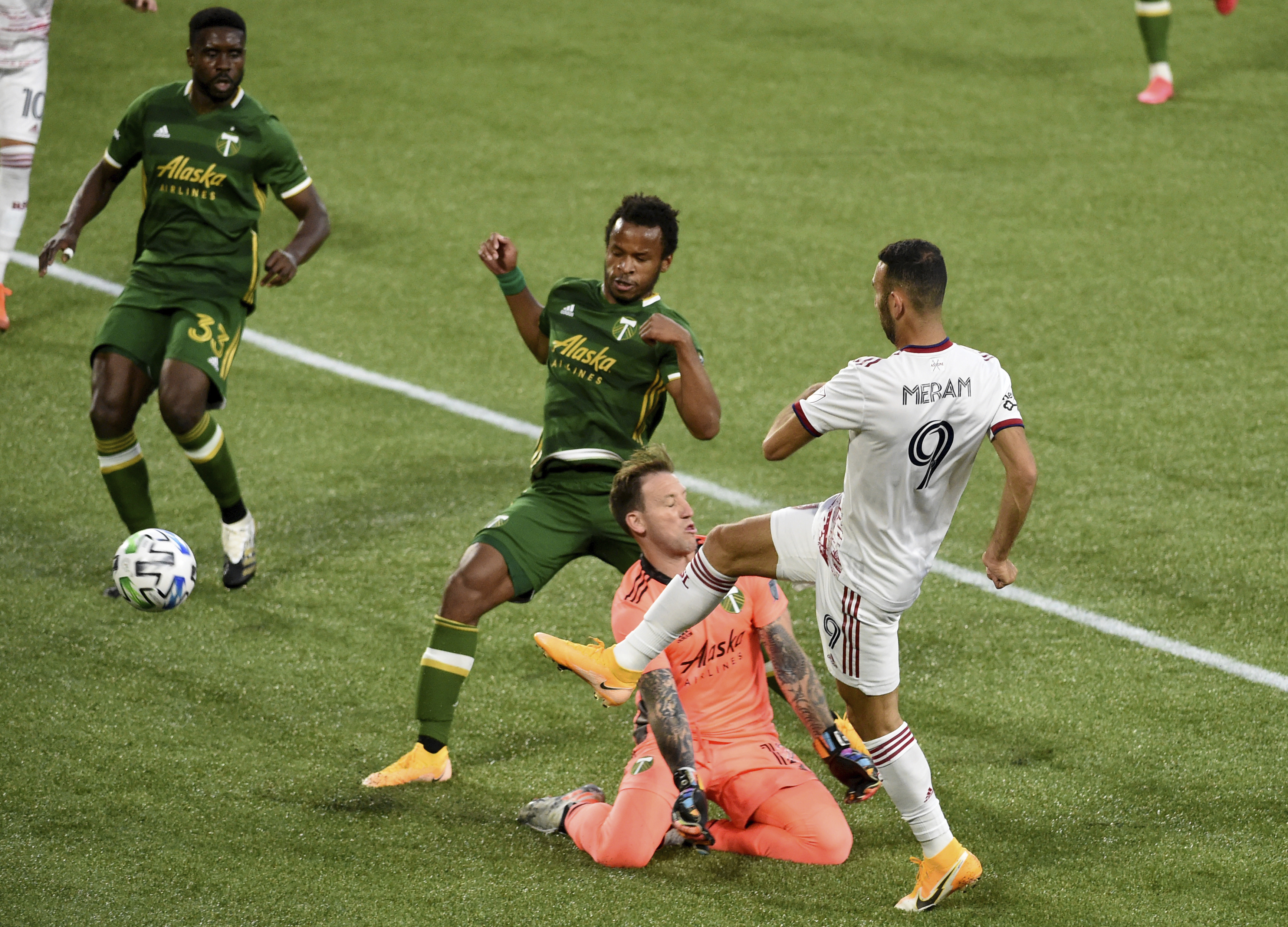 Larrys Mabiala gives the Portland Timbers a centered back, Sports