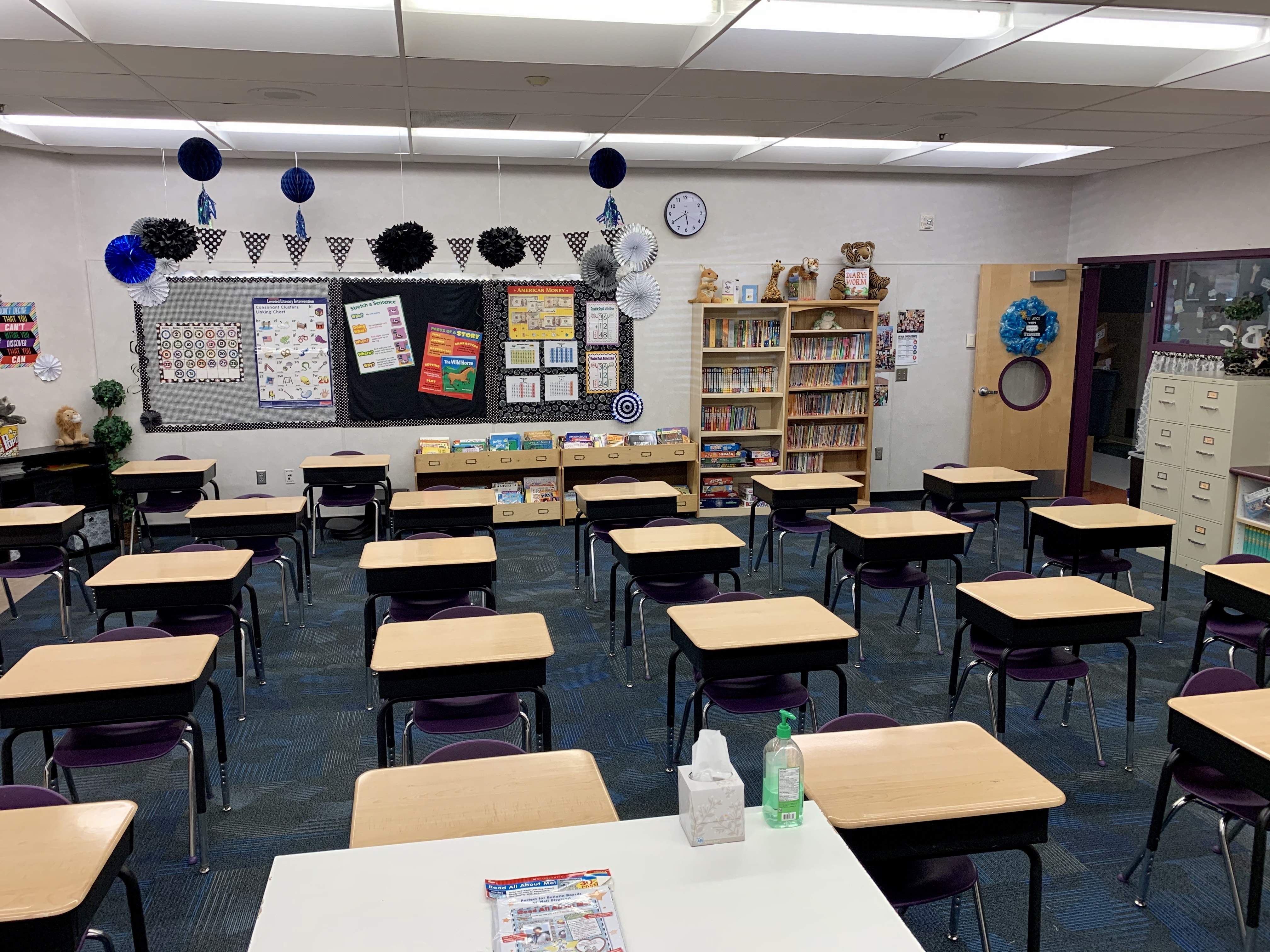 Wary Of Covid 19 Utah Teachers Measure, How Big Is A School Desk In Cm2