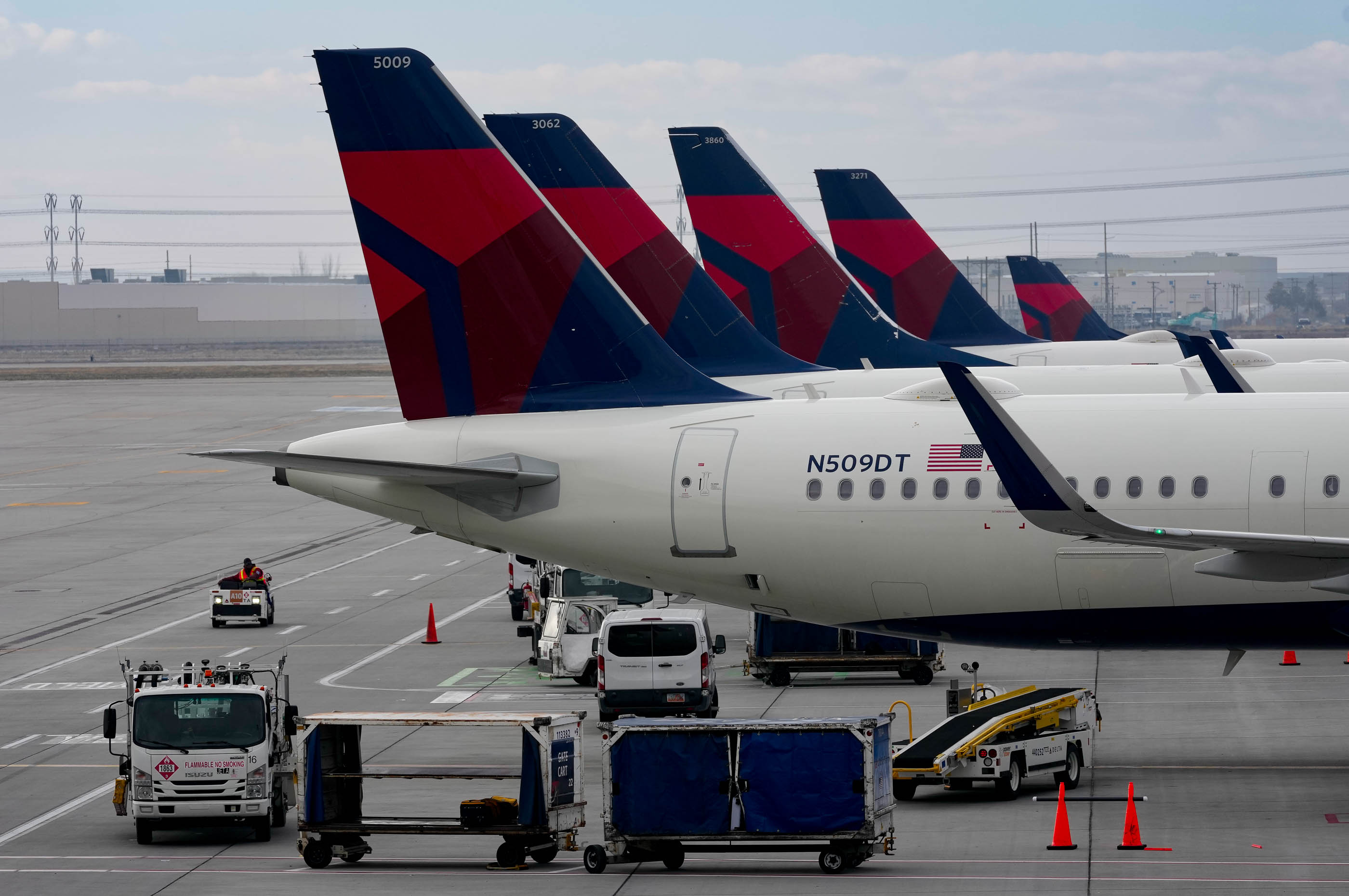 Man s death at Salt Lake City airport raises security questions