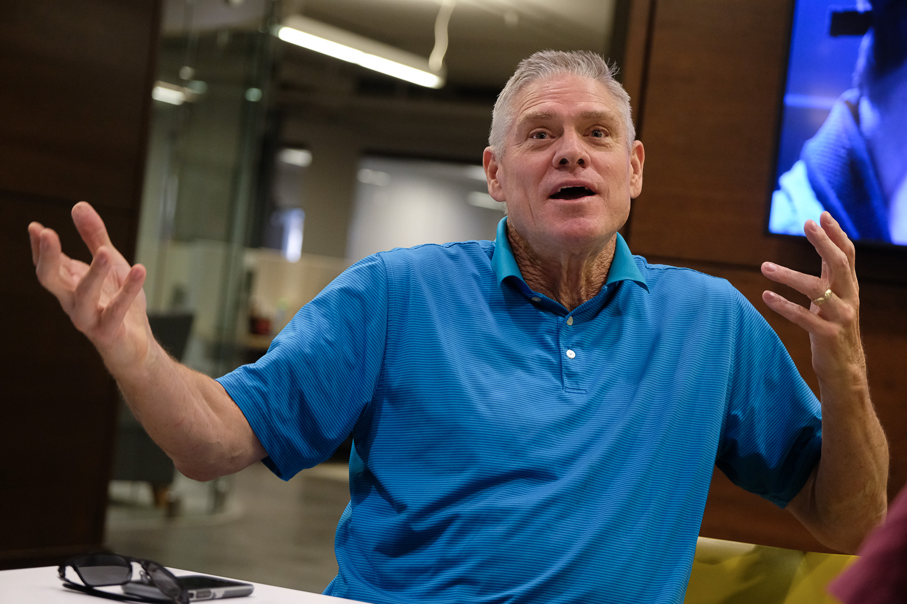 Former baseball star Dale Murphy, who lives in Utah, says his son was 'shot  in the eye' with rubber bullet during Denver protest