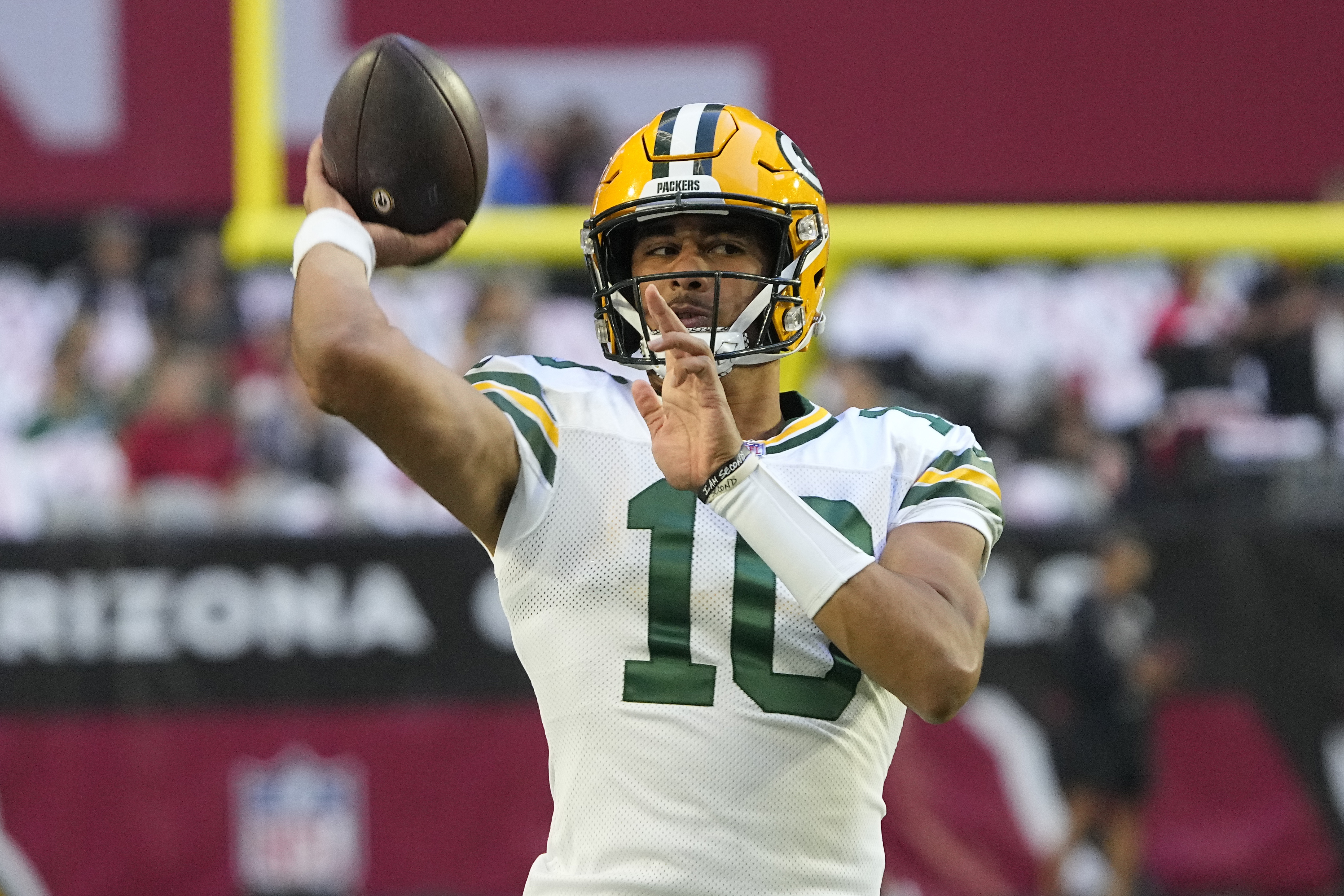 Green Bay quarterback Aaron Rodgers tests positive for COVID-19