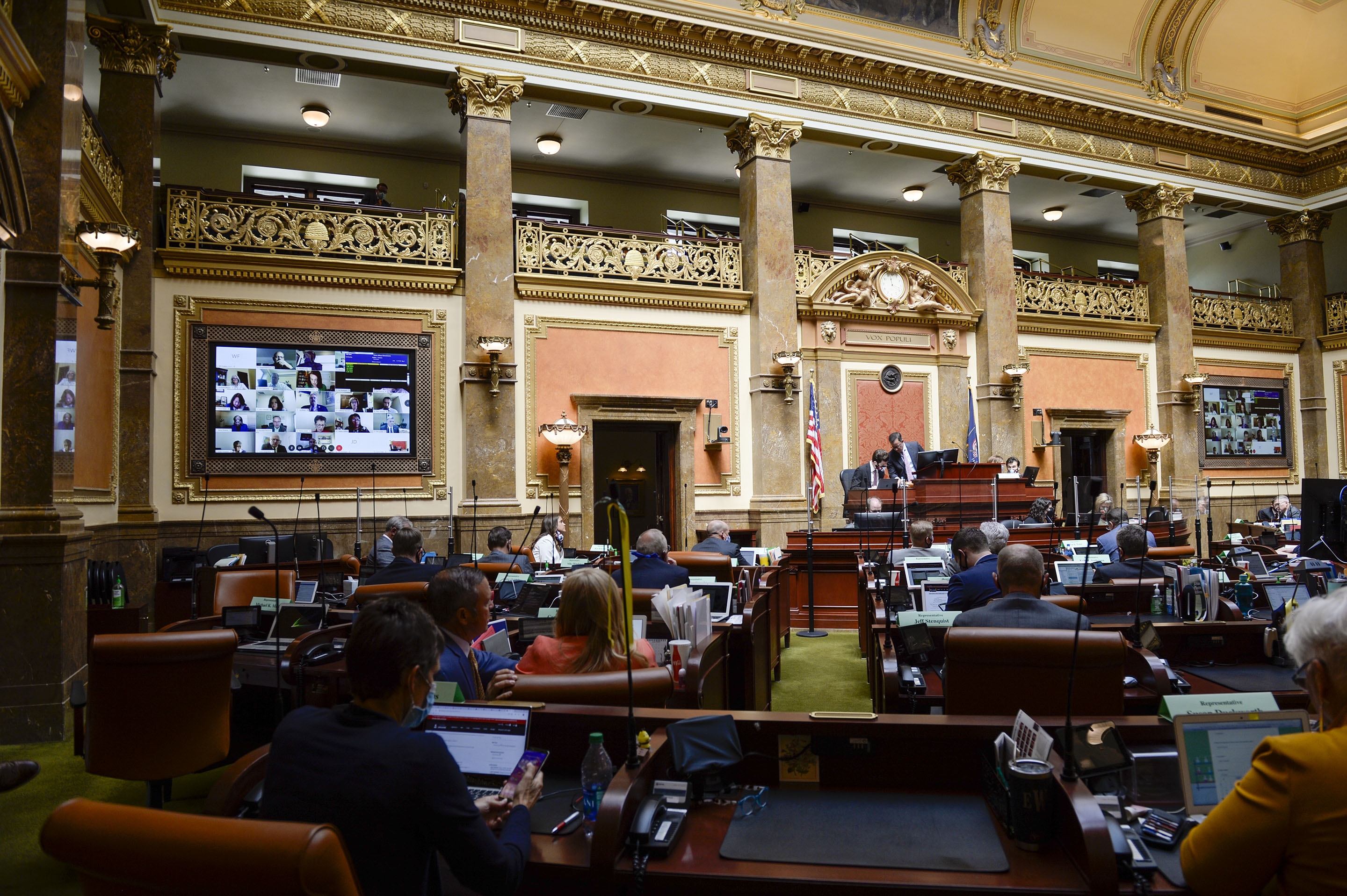 Utah lawmakers approve new coronavirus aid, elections changes in special  session