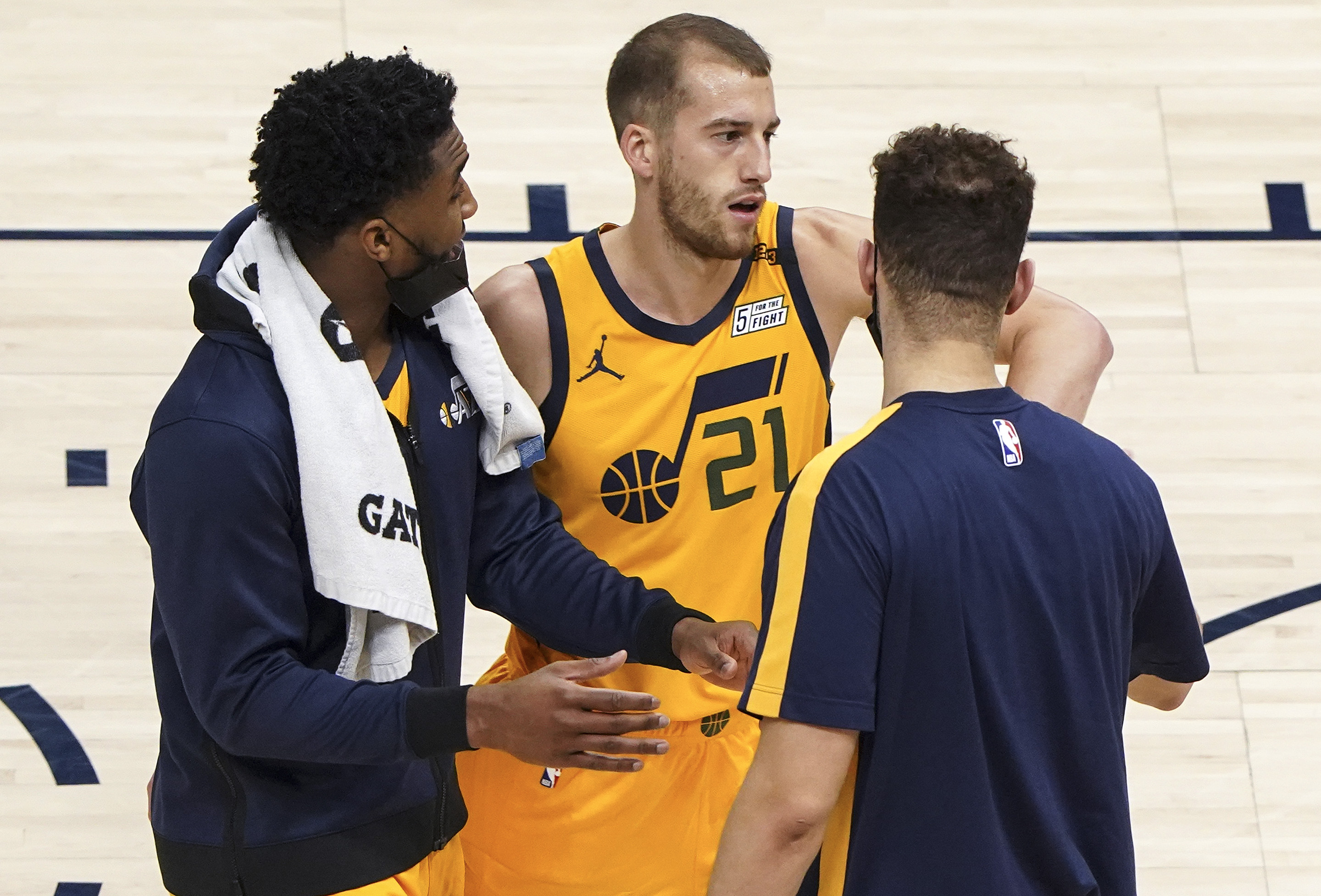 Gordon Monson: Utah Jazz fans are unflaggingly faithful. They deserve a  title run. Does this team?