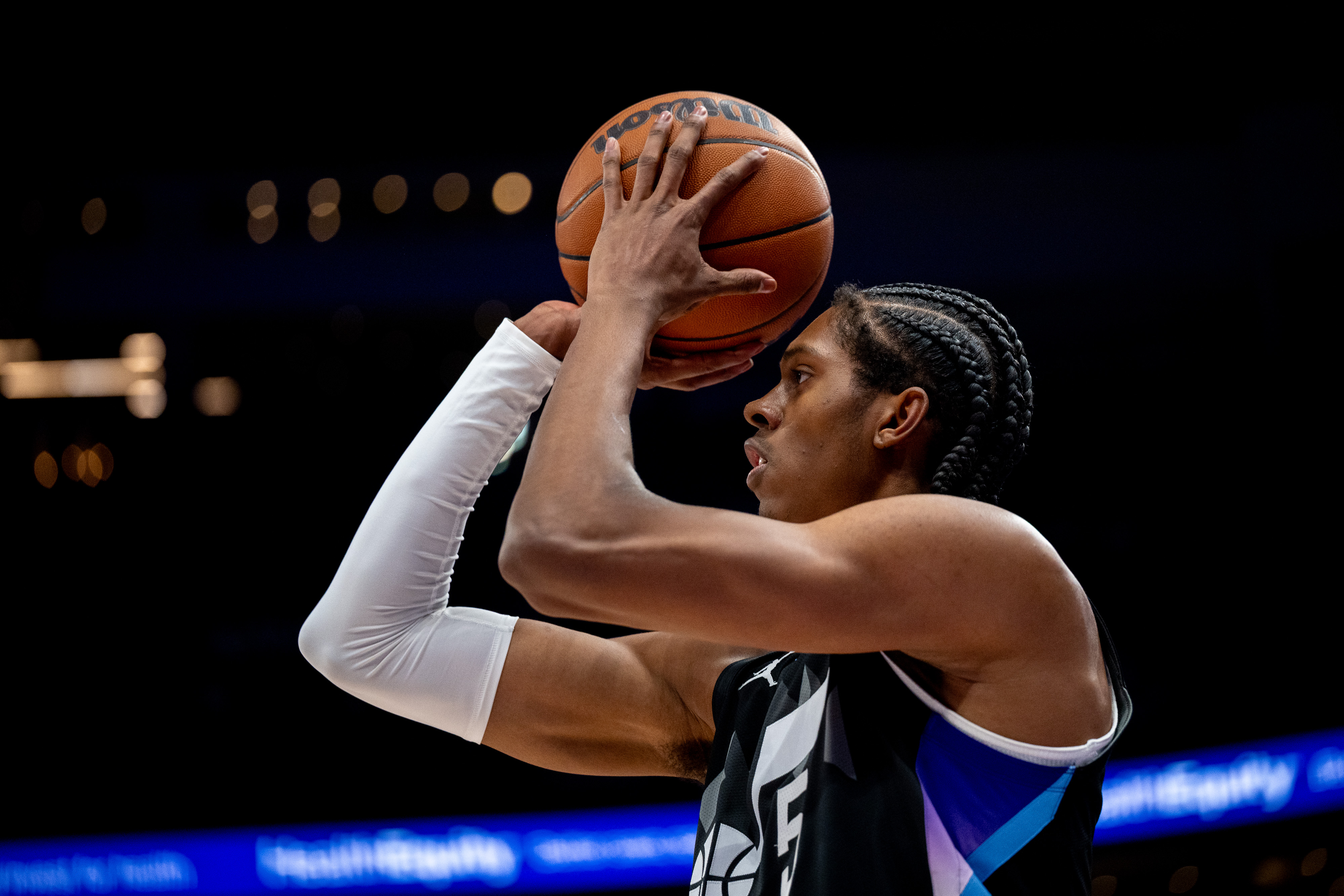 スポーツ選手 NBA Utah Jazz's Cody Williams reworking his shot after disappointing