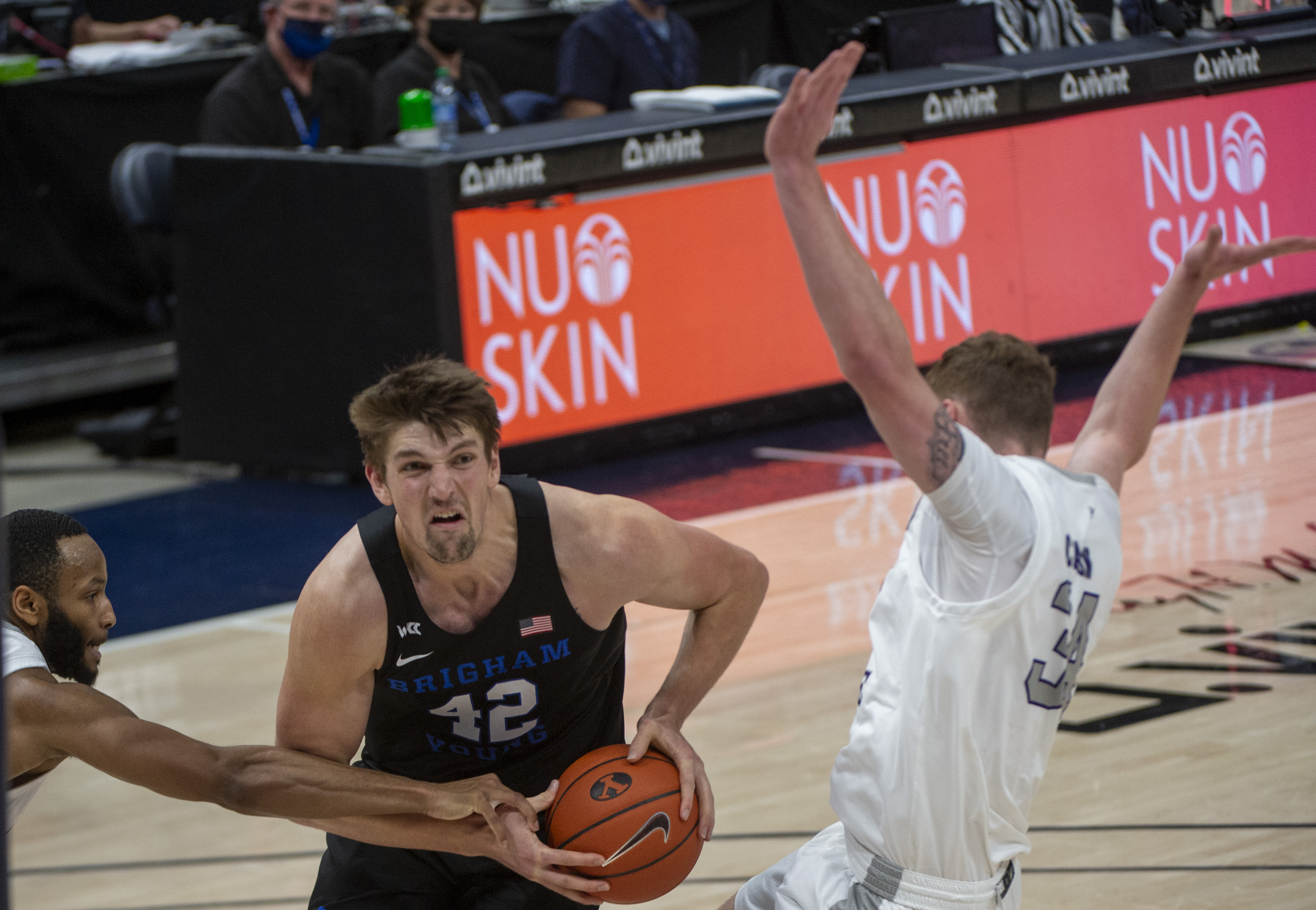 BYU overcomes slow start to win at San Francisco 72-63 on Saturday night