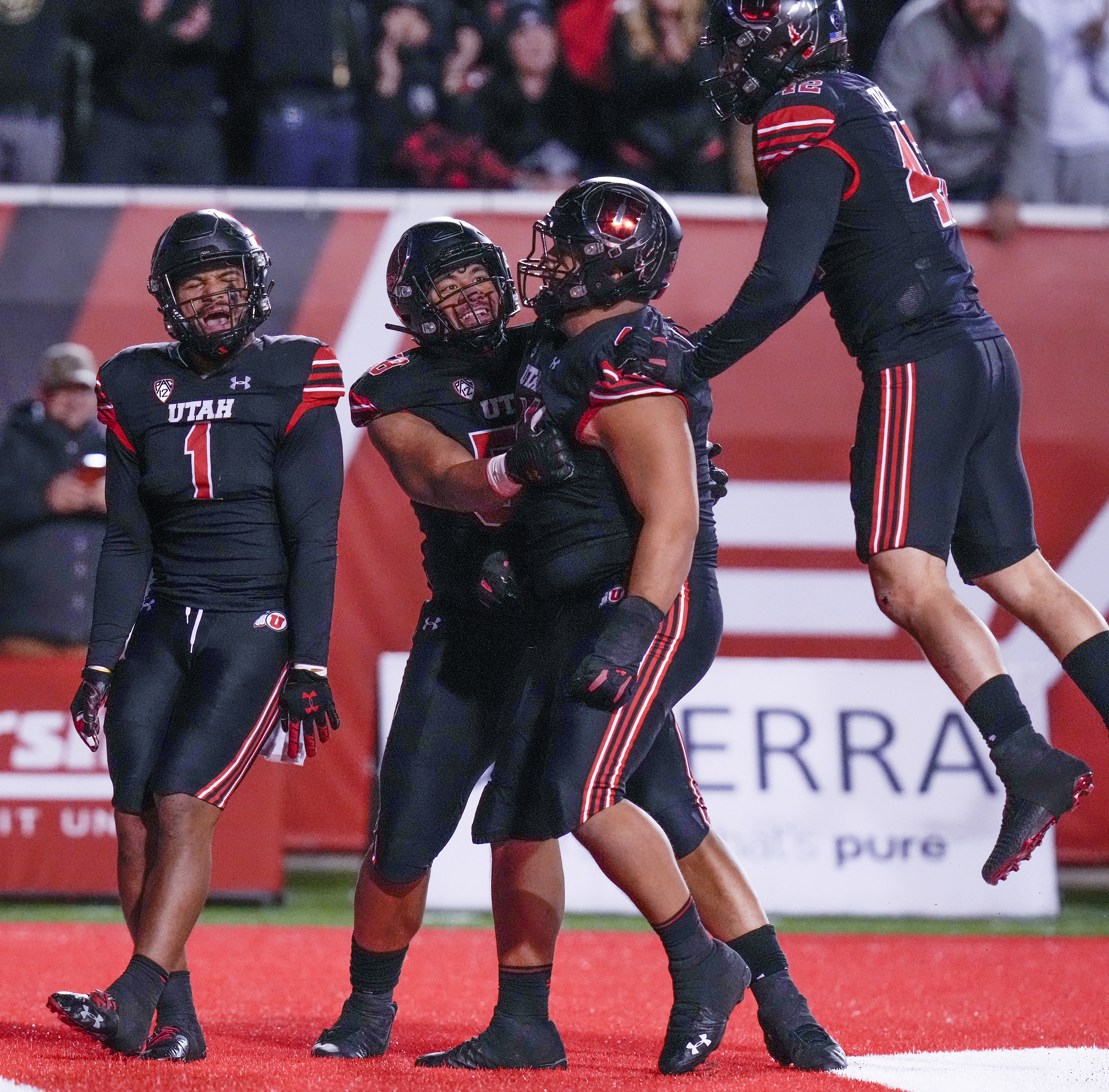 Utah football: With Devin Lloyd anchoring defense, Utes in good