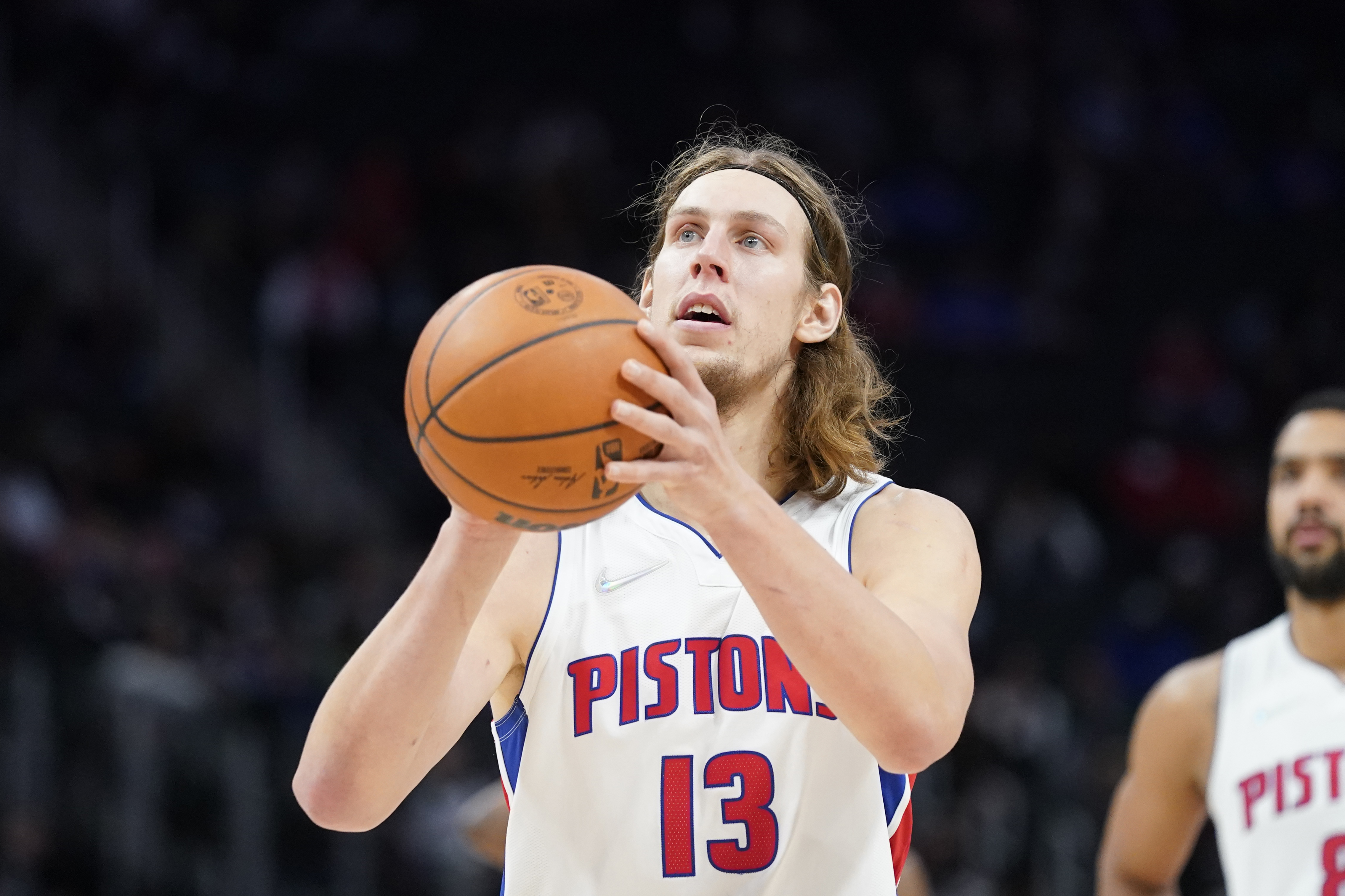 Why Kelly Olynyk should make Detroit Pistons guards' lives easier