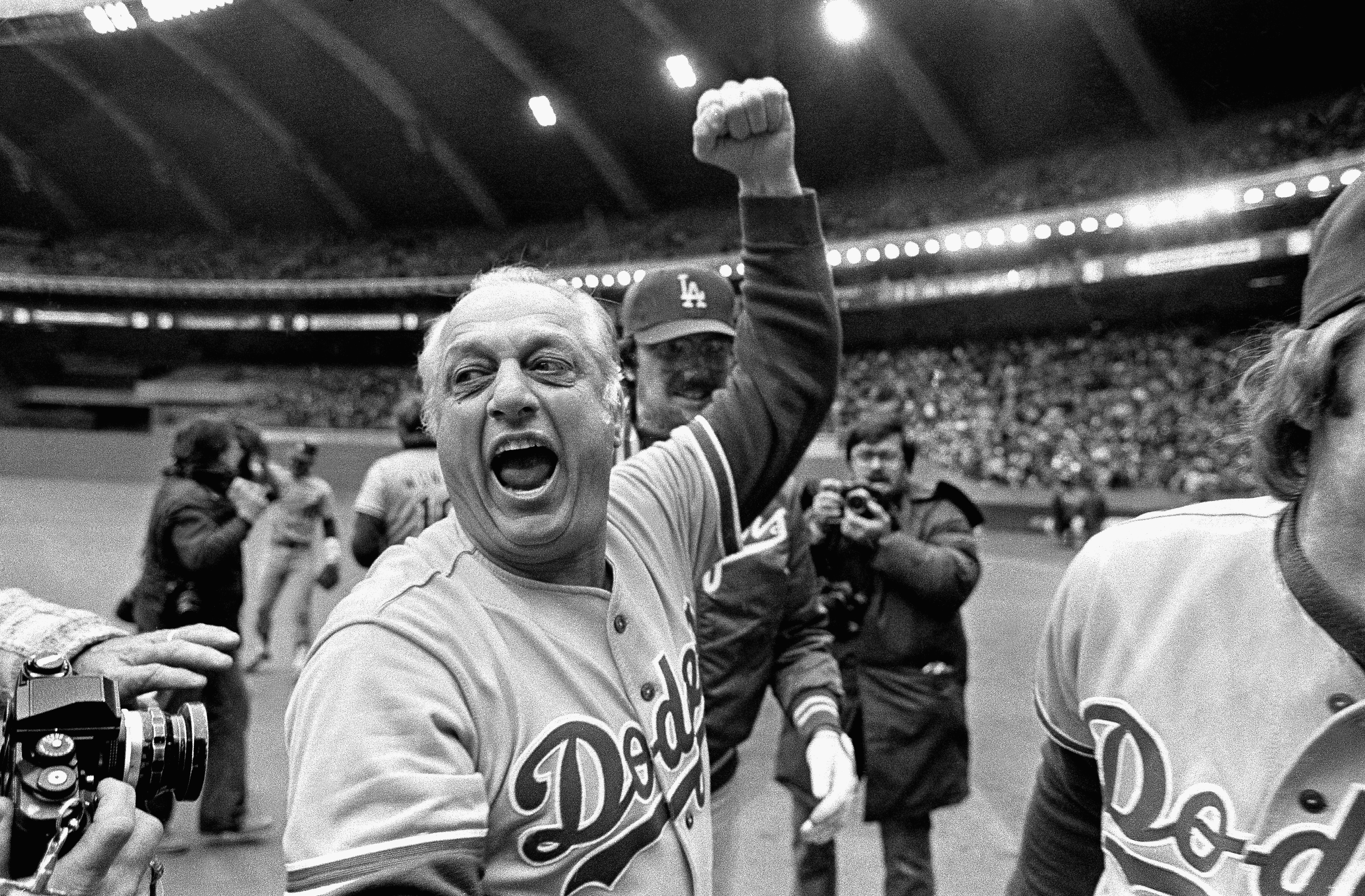 Dodgers: NY Times exposé discusses Tommy Lasorda and son