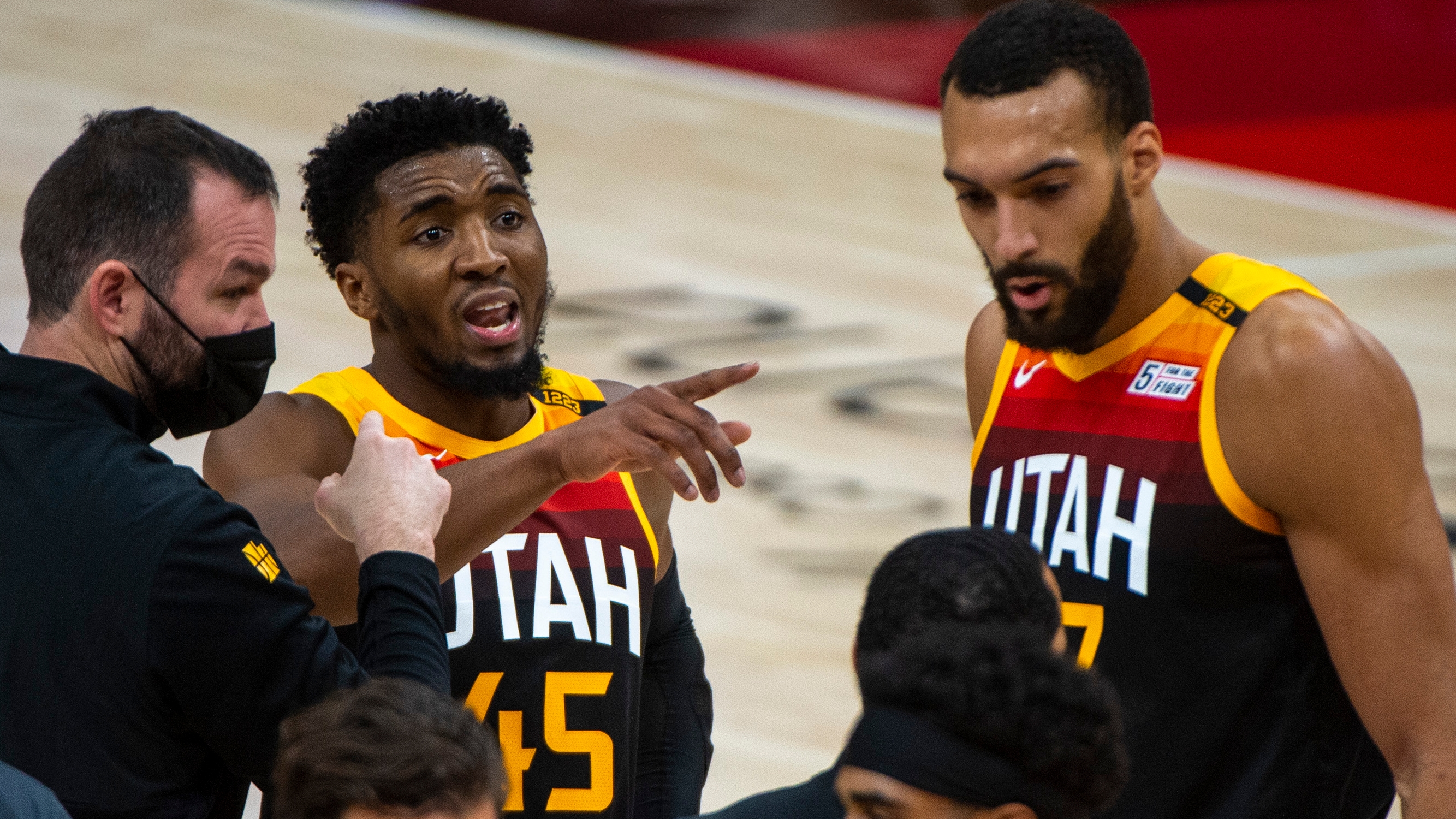 Two NBA stars and his sister helped Donovan Mitchell decide to