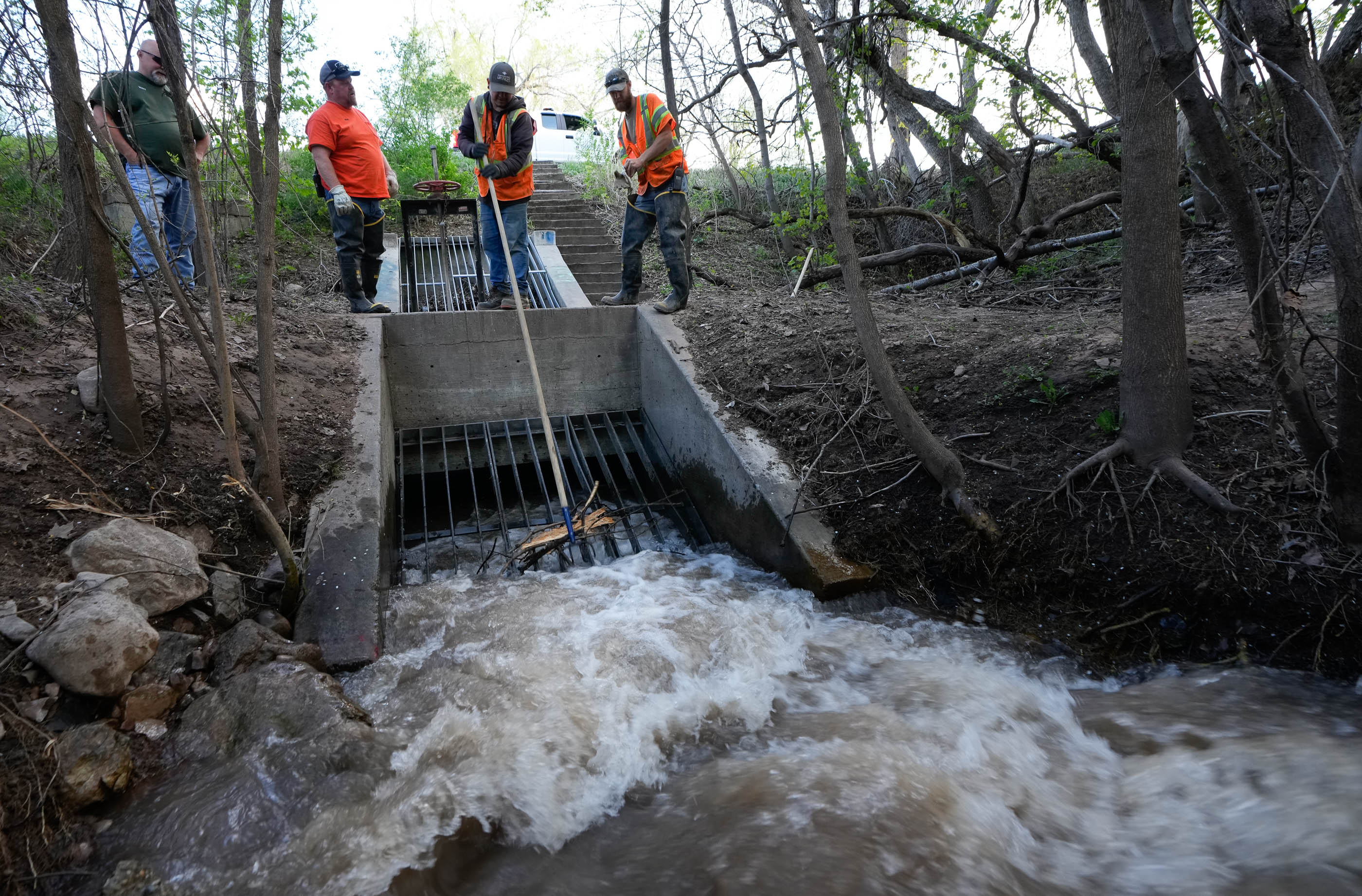 SLC crews work 24 7 to keep streams clear of debris prevent flooding