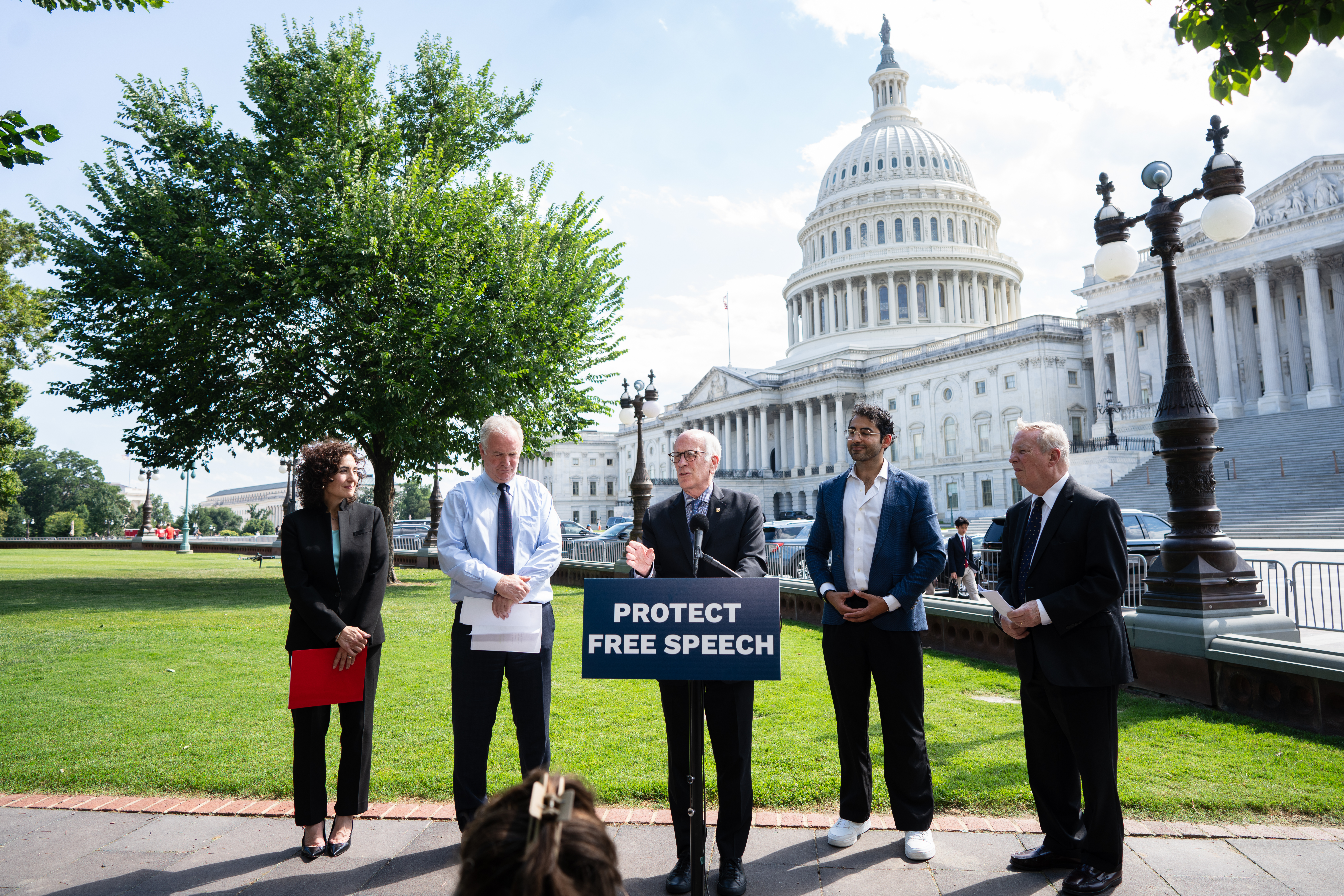 Democratic senators, joined by Mahdawi, renew campaign against contentious immigration provision