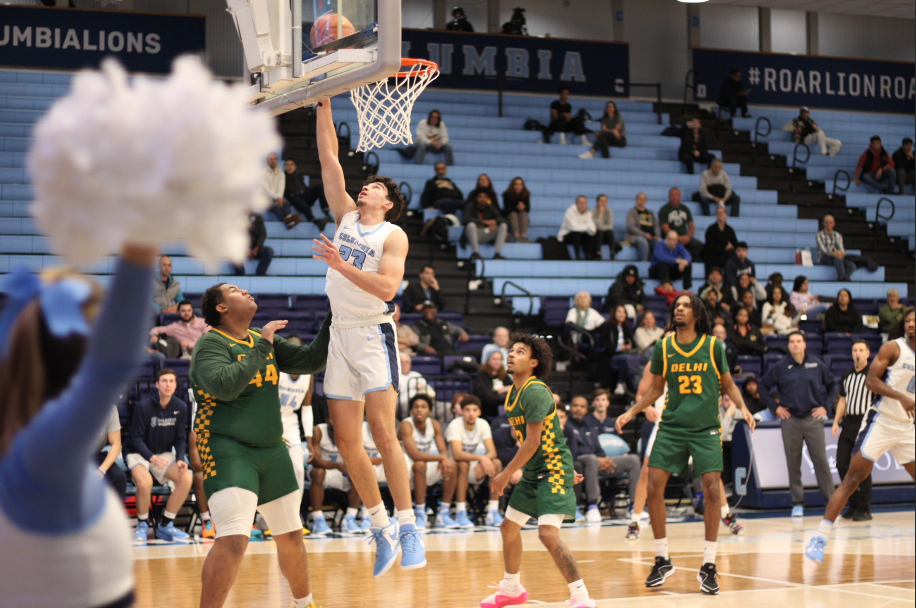 Women's basketball falls to Florida in buzzer-beater, routs Northeastern at  home