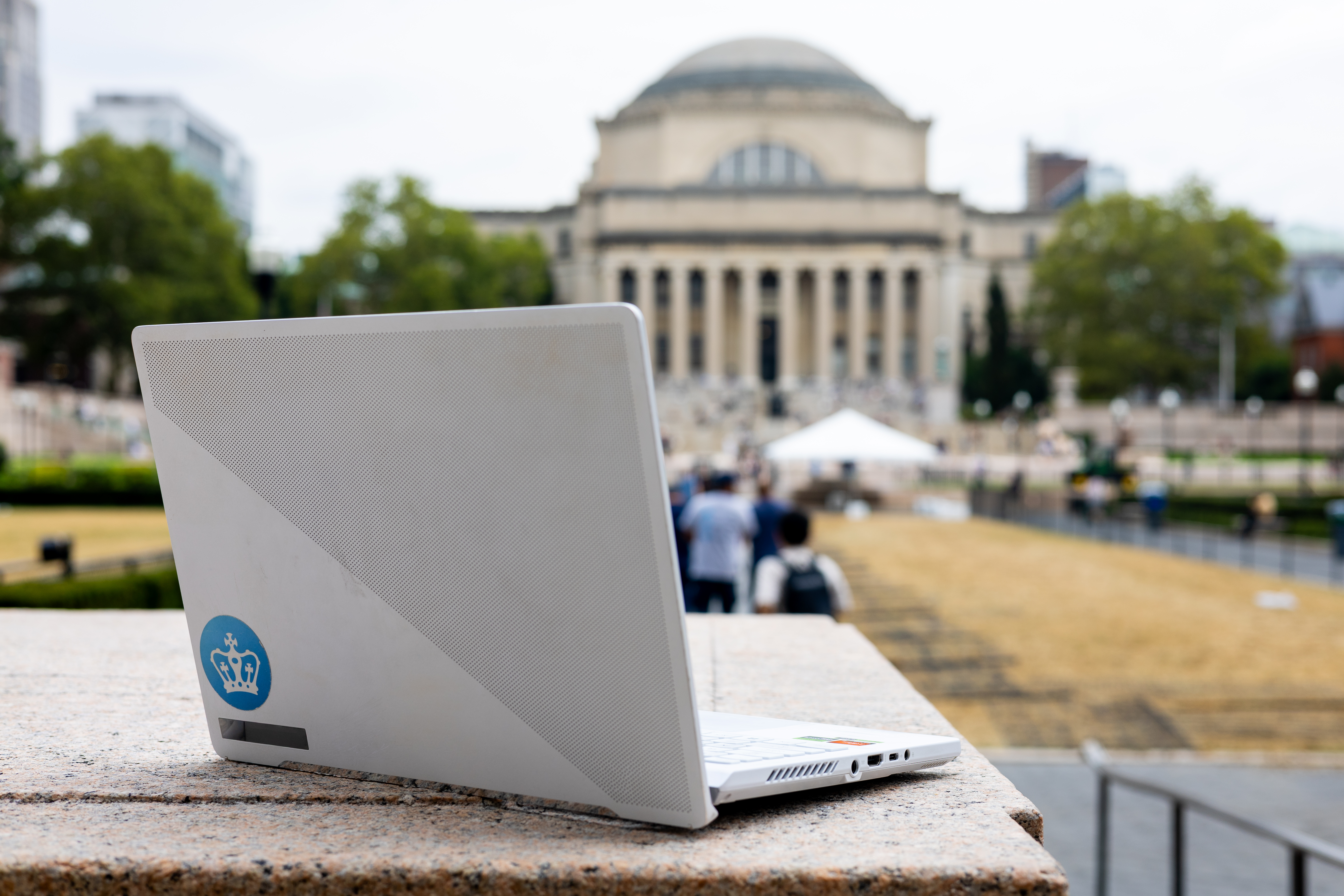Columbia prohibits electronic devices in all Literature Humanities, Contemporary Civilization sections