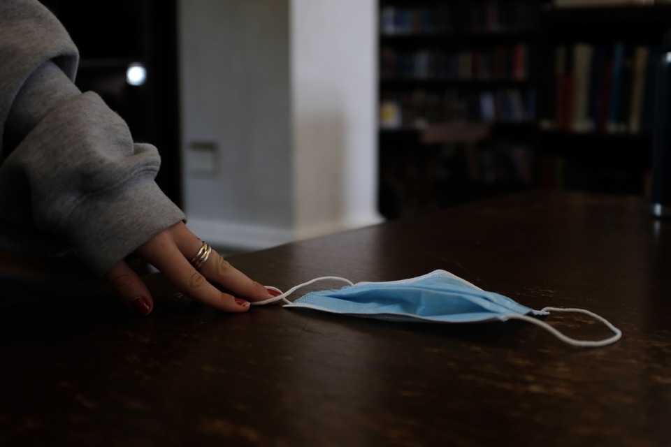 University ‘strongly masking in public indoor, crowded outdoor spaces on campus