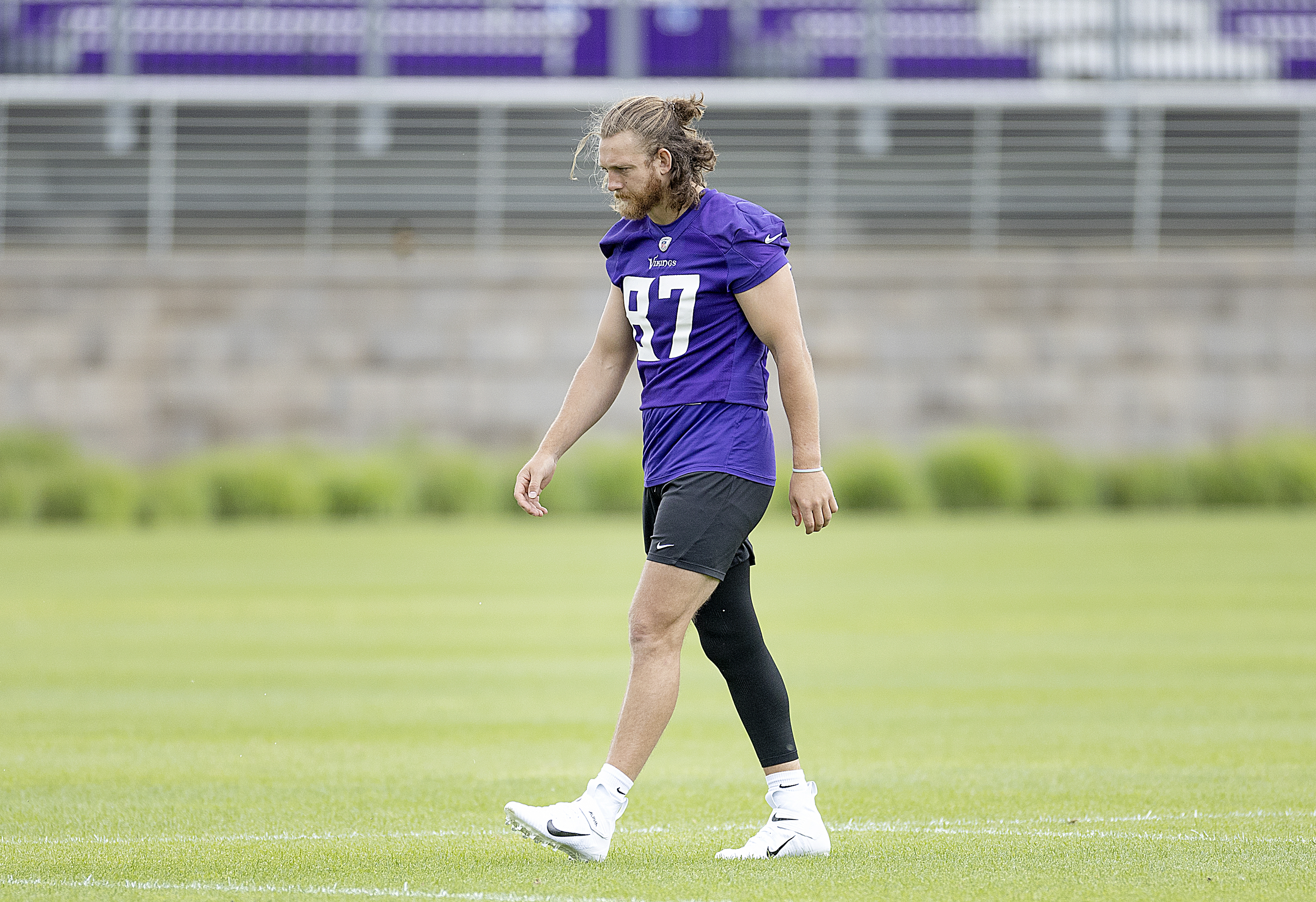 Vikings-Tight End TJ Hockenson wird mindestens die ersten vier Spiele der ...