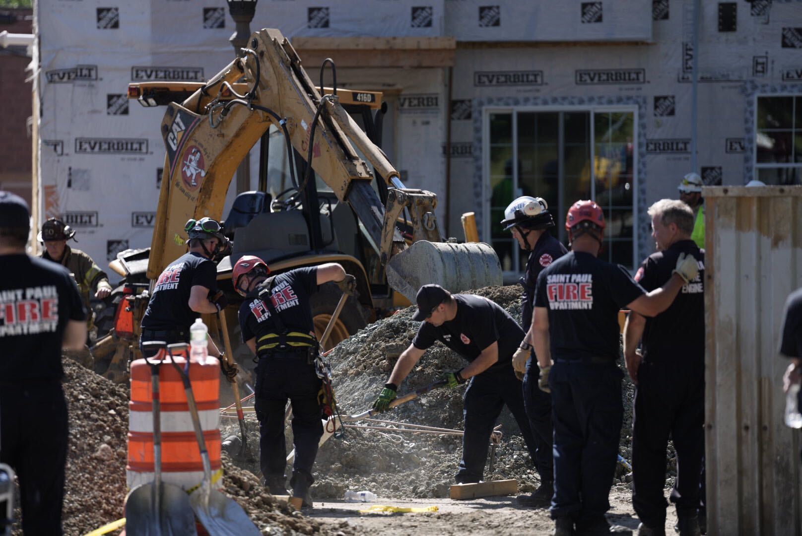 2 construction workers killed after trench collapses in St. Paul