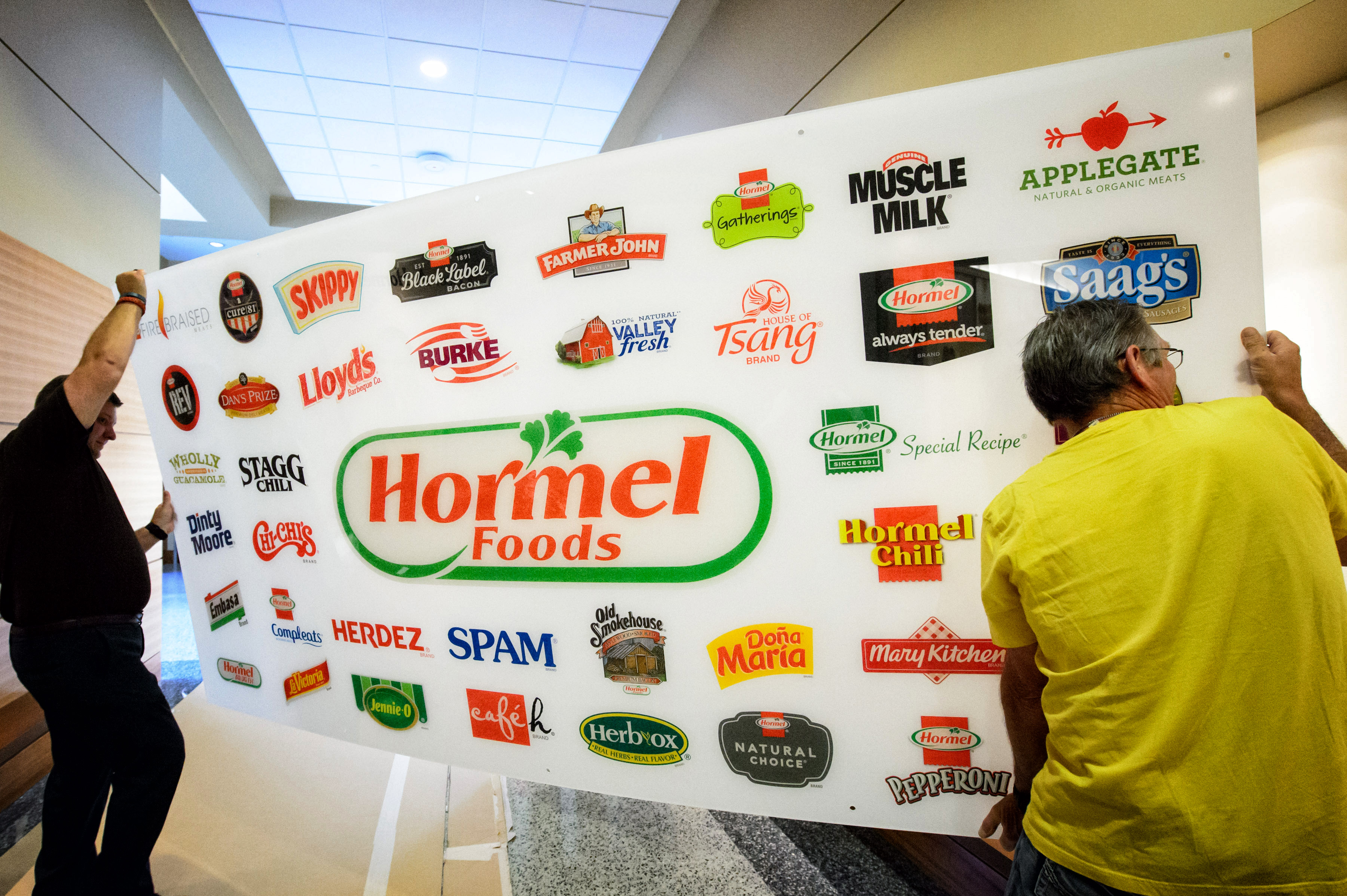Hormel-Brakebush $1.055B Acquisition | Foodservice Consolidation Reshapes Protein Supply Chain for E-Commerce Sellers