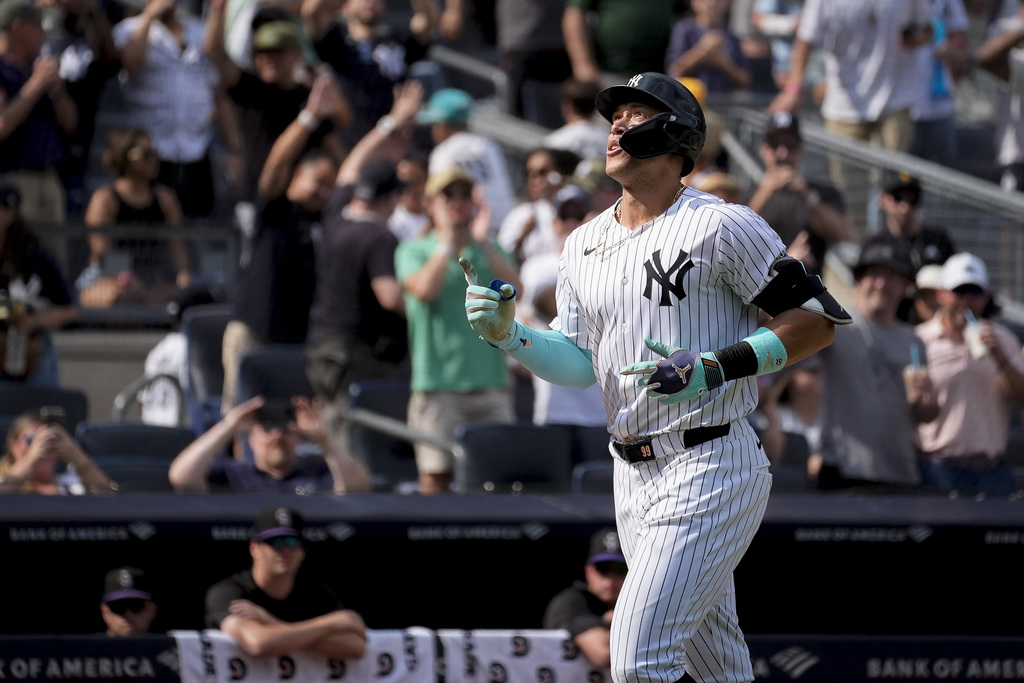 Aaron Judge hits two home runs, Yankees beat Rockies 10-3