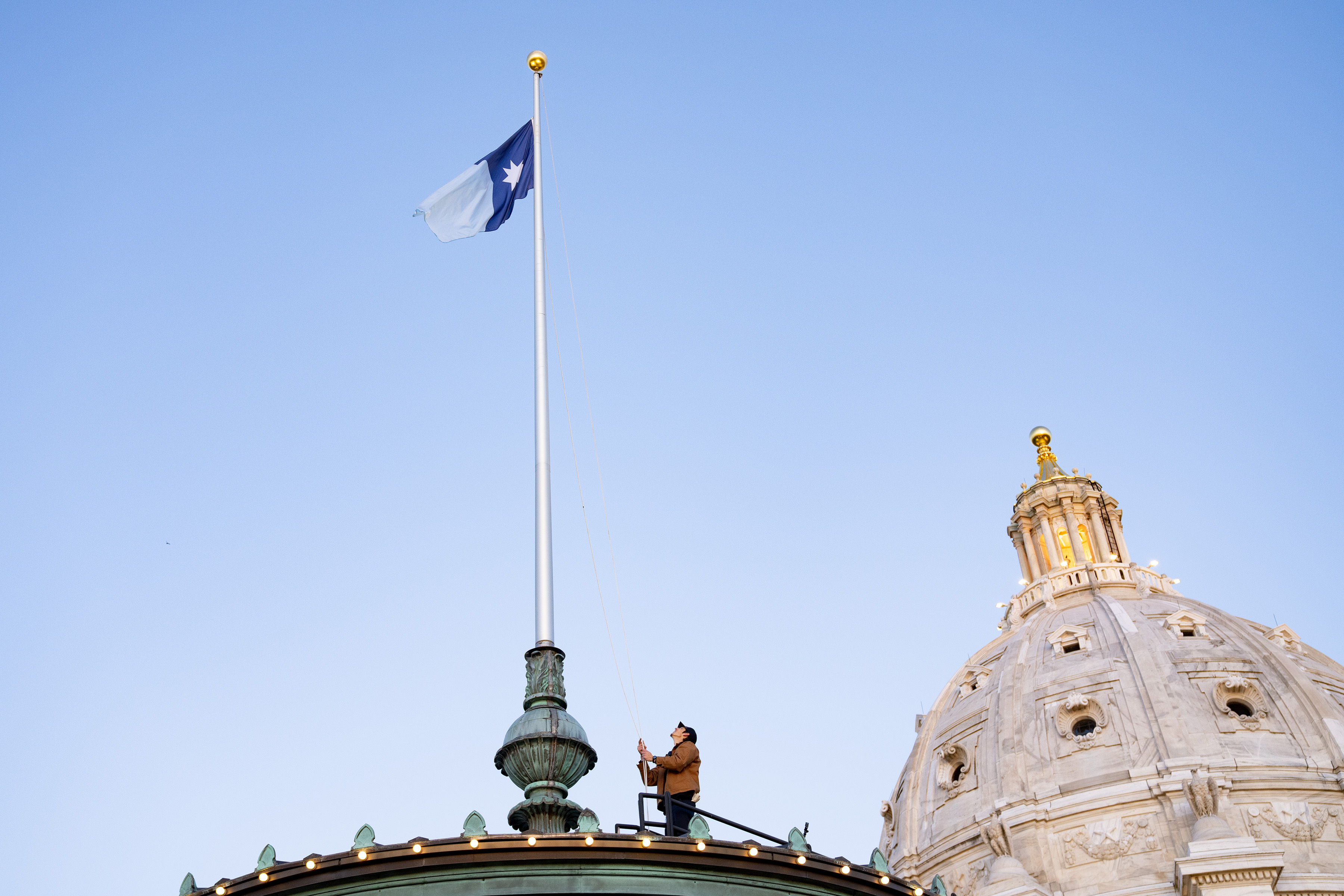 Tim Walz did not redesign the Minnesota flag to resemble the flag of Somalia