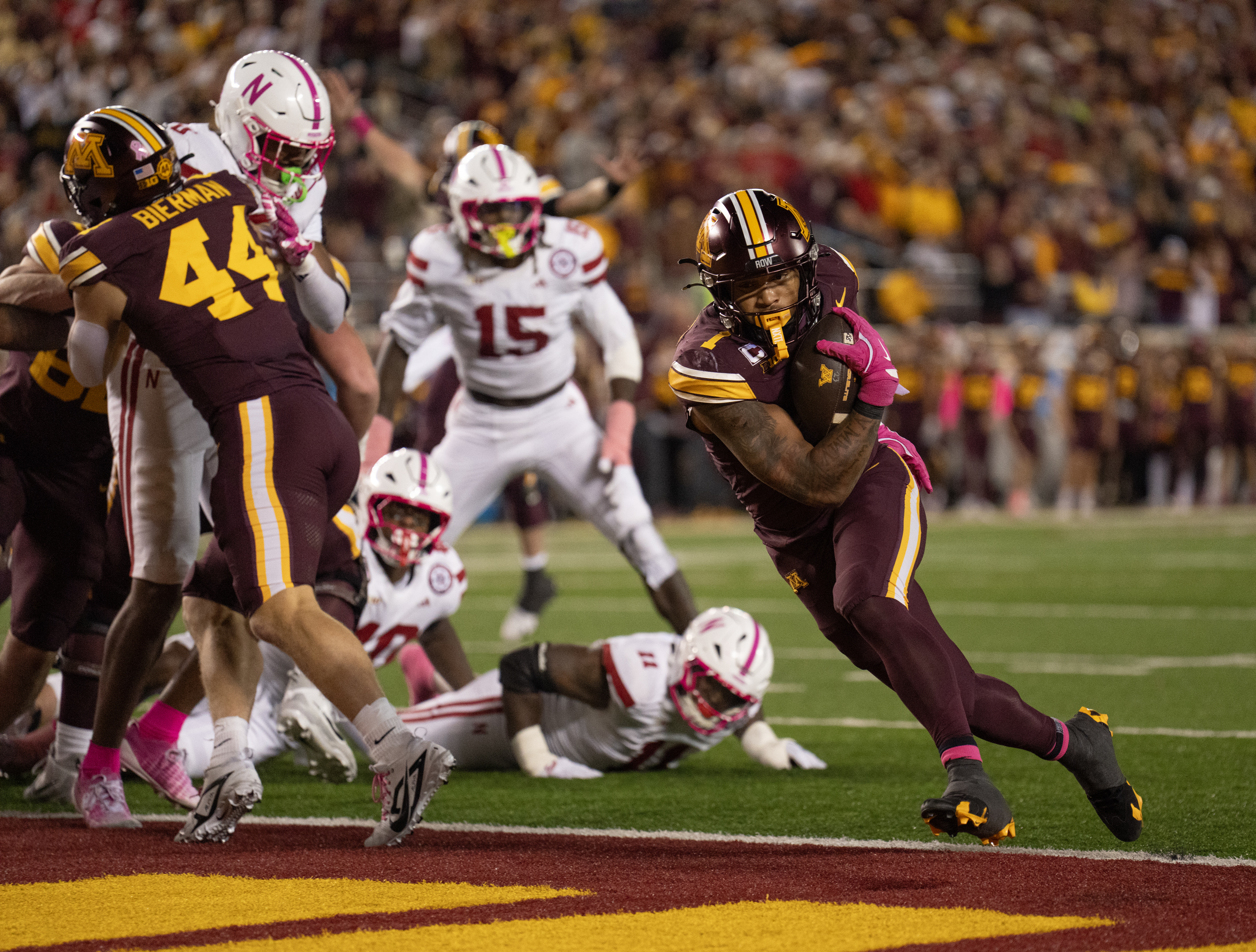 Rhamondre Stevenson Keeps Patriots Running Game Churning, image size:3600x2730