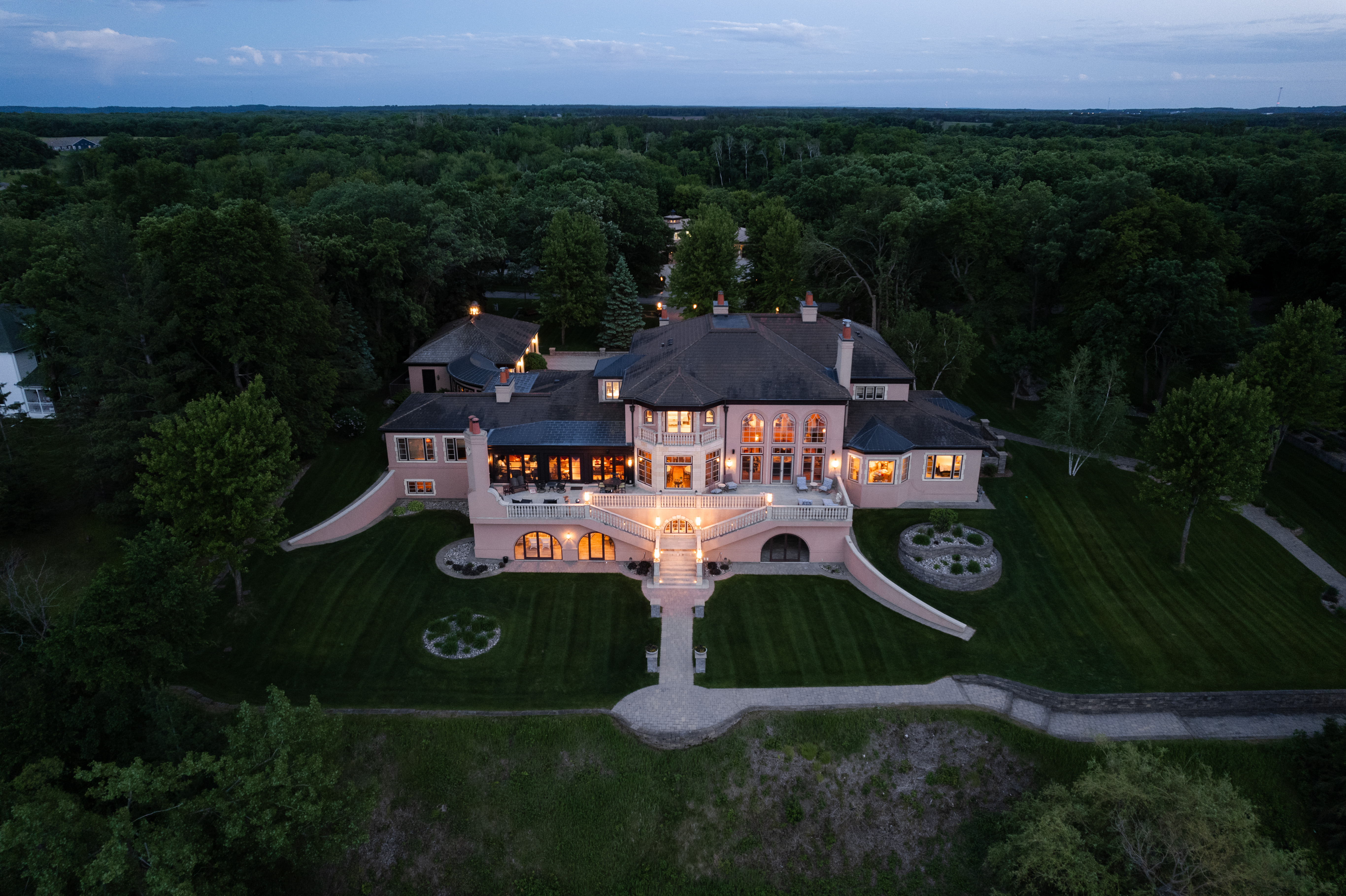 Hines mansion in Houston's River Oaks relisted at $29.5 million, a drop  from priciest listing ever, image size:5464x3640