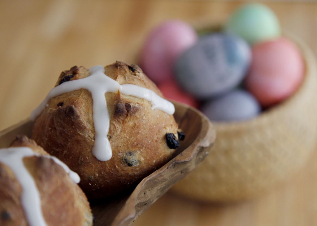 Baking Central: Hot cross buns