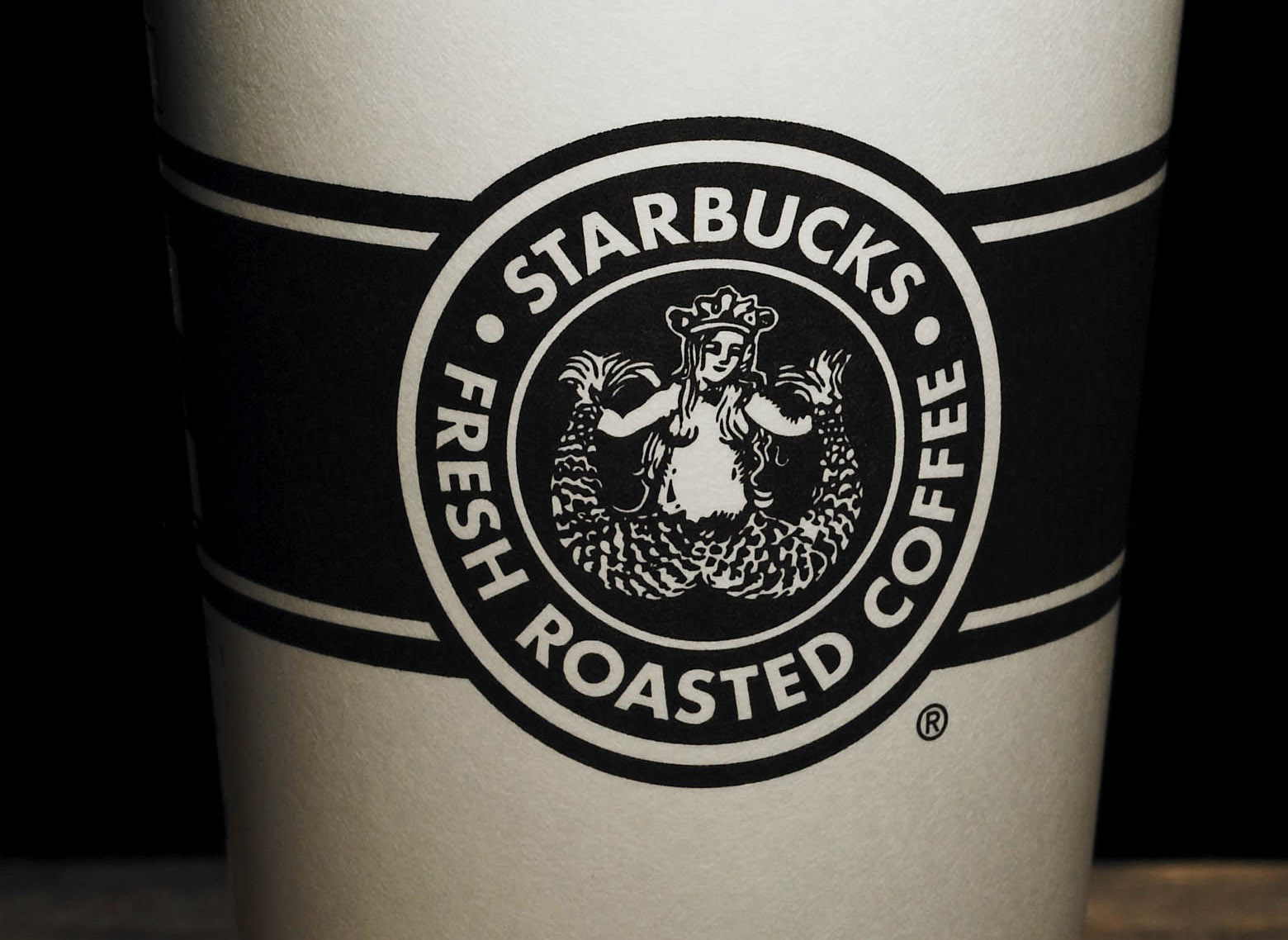 Group finds Starbucks logo too hot to handle, image size:1560x1138
