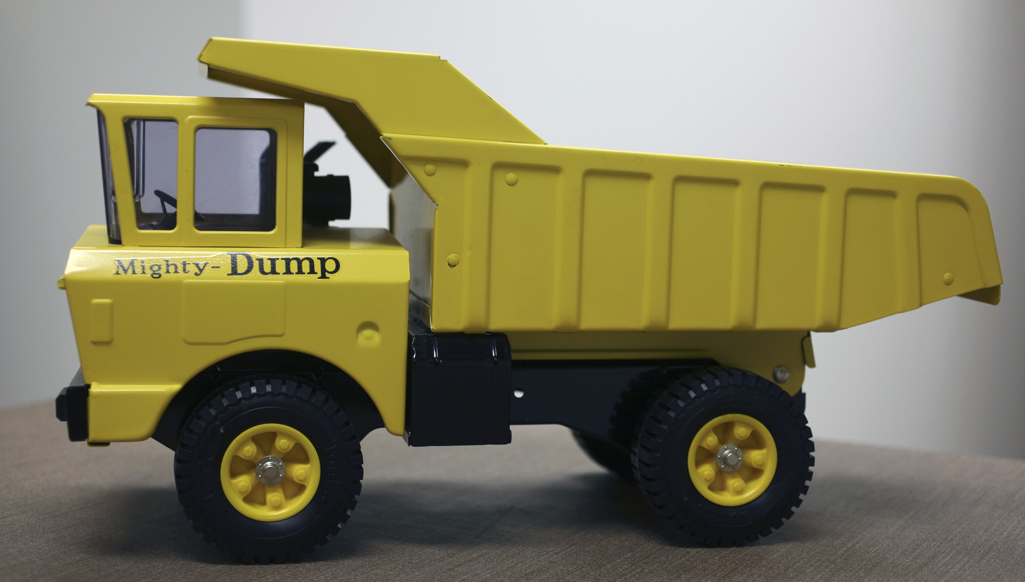 2000s Tonka Street phlegmy Sweeper Truck