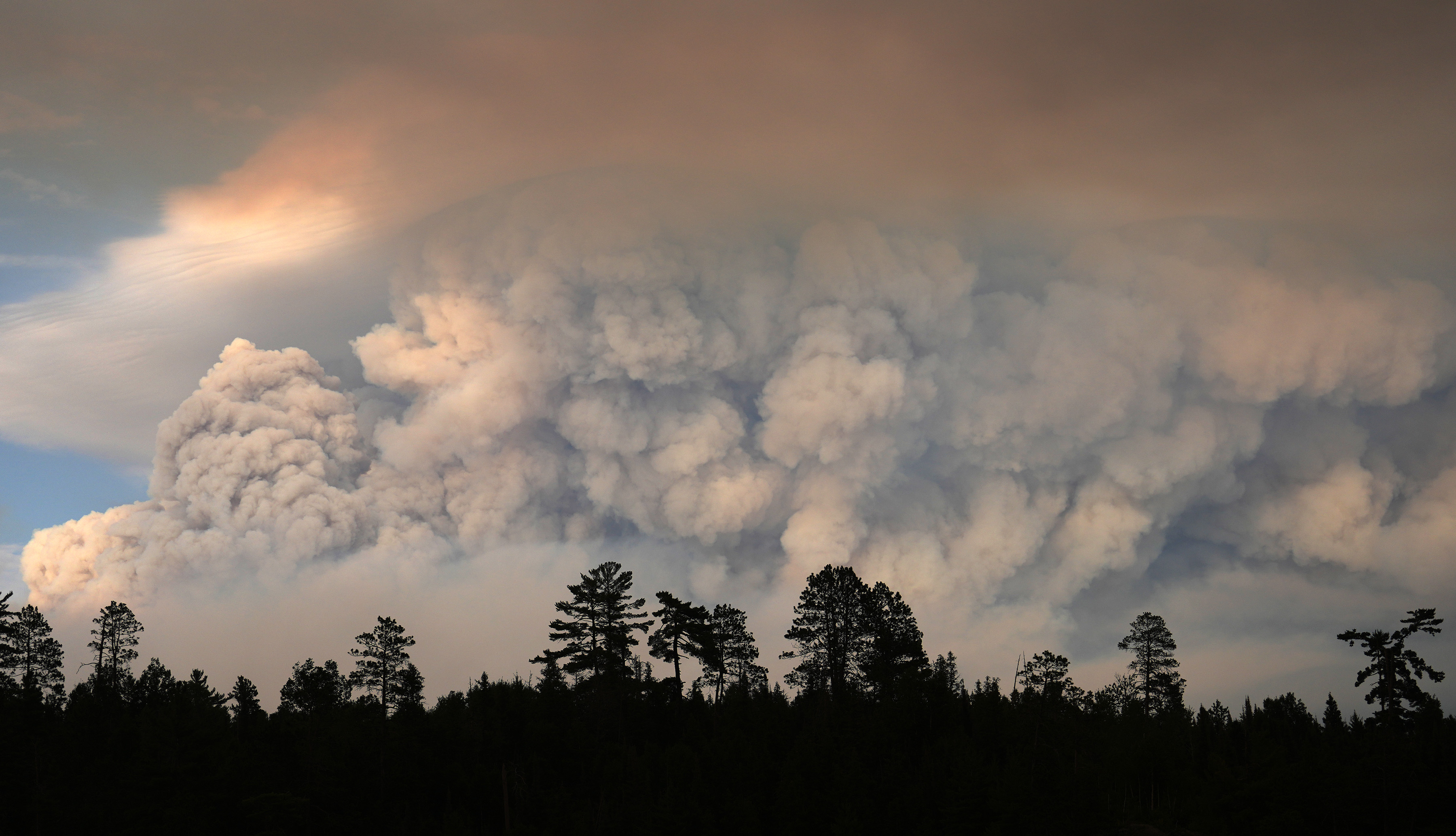 Minnesota Wildfires Threaten Homes and Vacation Destinations
