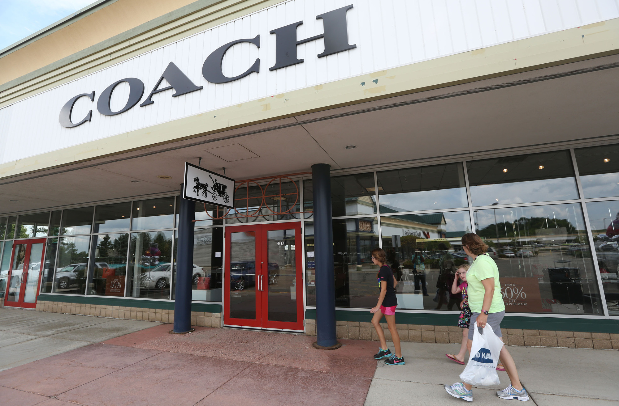 Discover the Coach Eagan Outlet Mall: A Shopper's Paradise