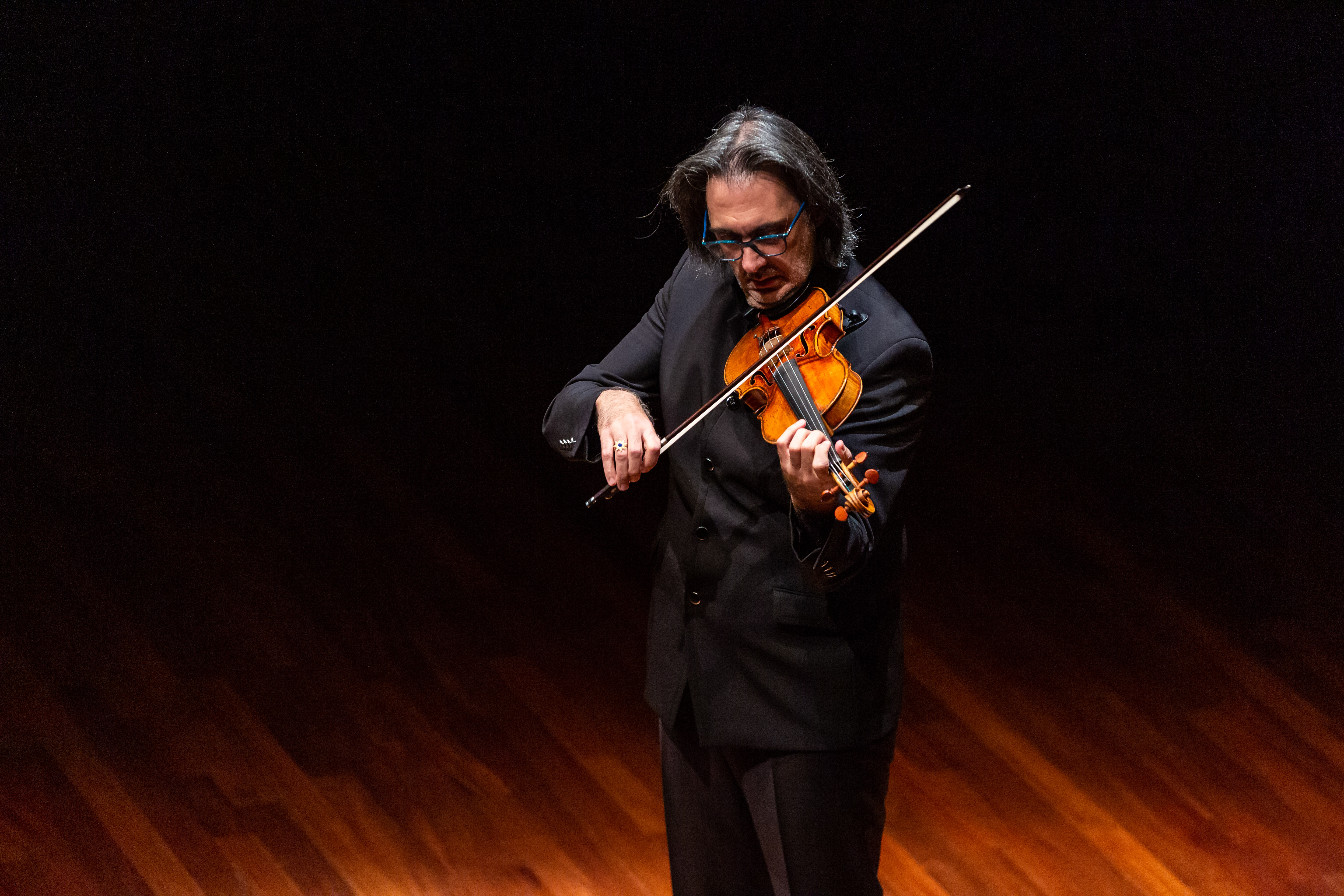 Review: Virtuoso violinist Leonidas Kavakos gives a