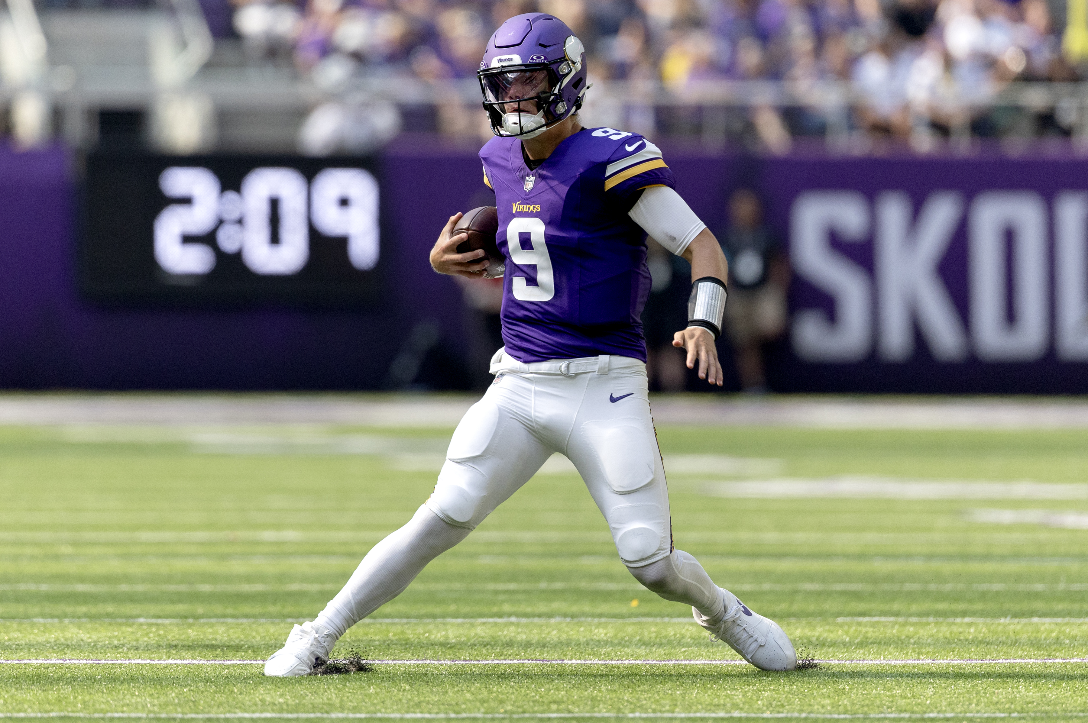 Vikings quarterback J.J. McCarthy has torn meniscus in right knee