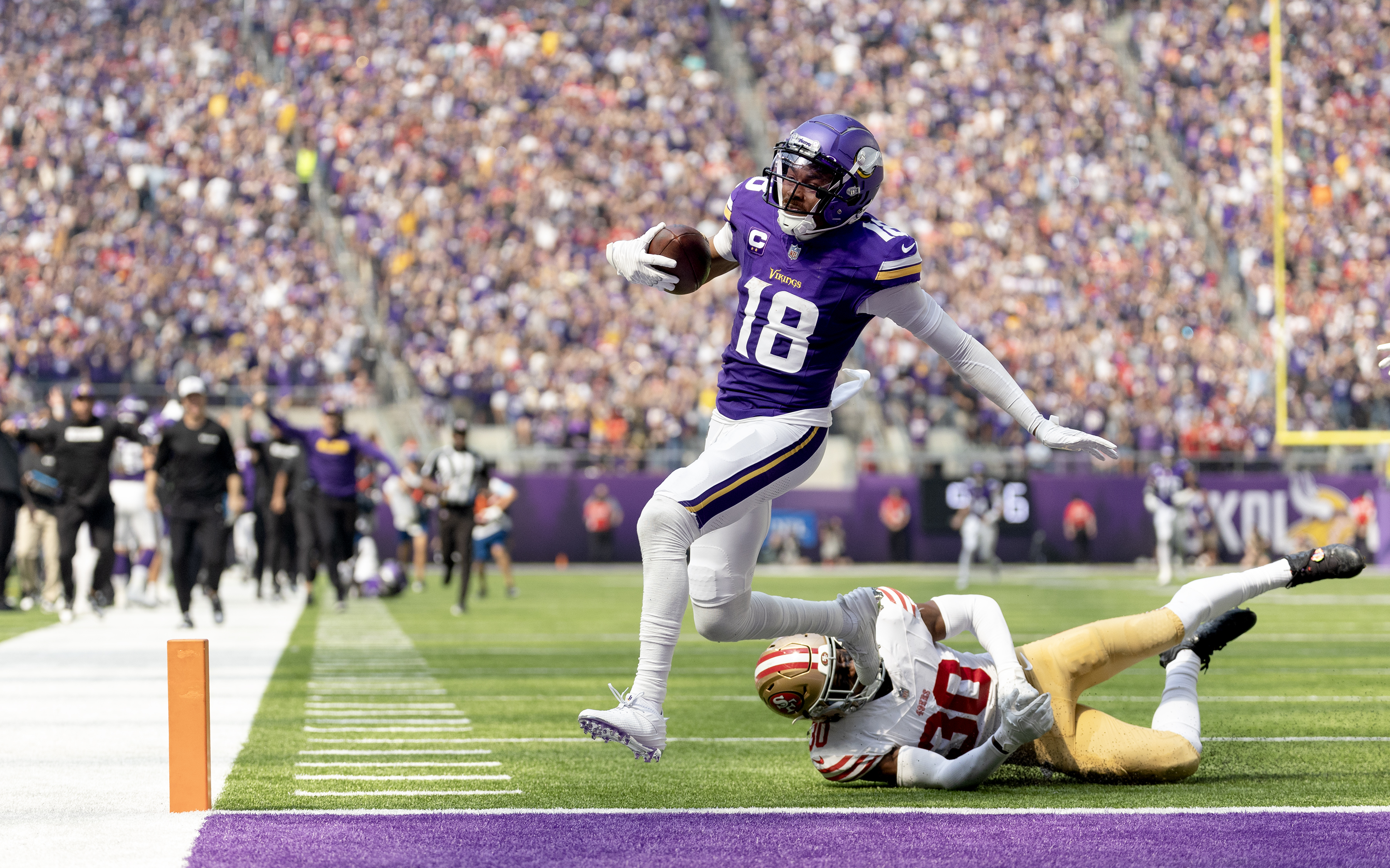 Live updates: Vikings upset 49ers 23-17