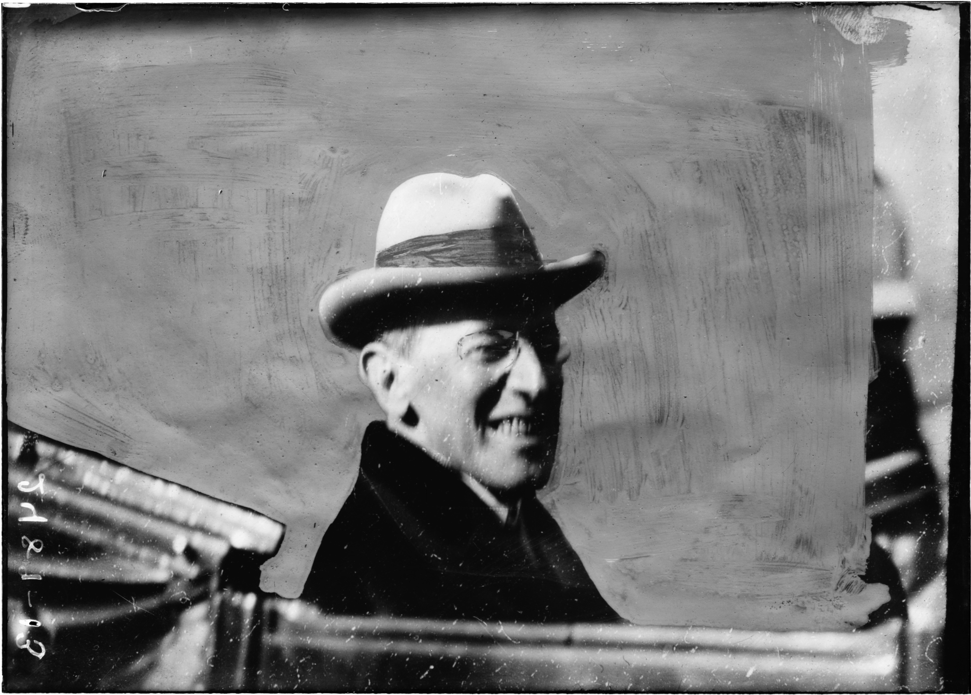 Yanks Roll Into Belquim, Hitler To Rally People, image size:2000x1431