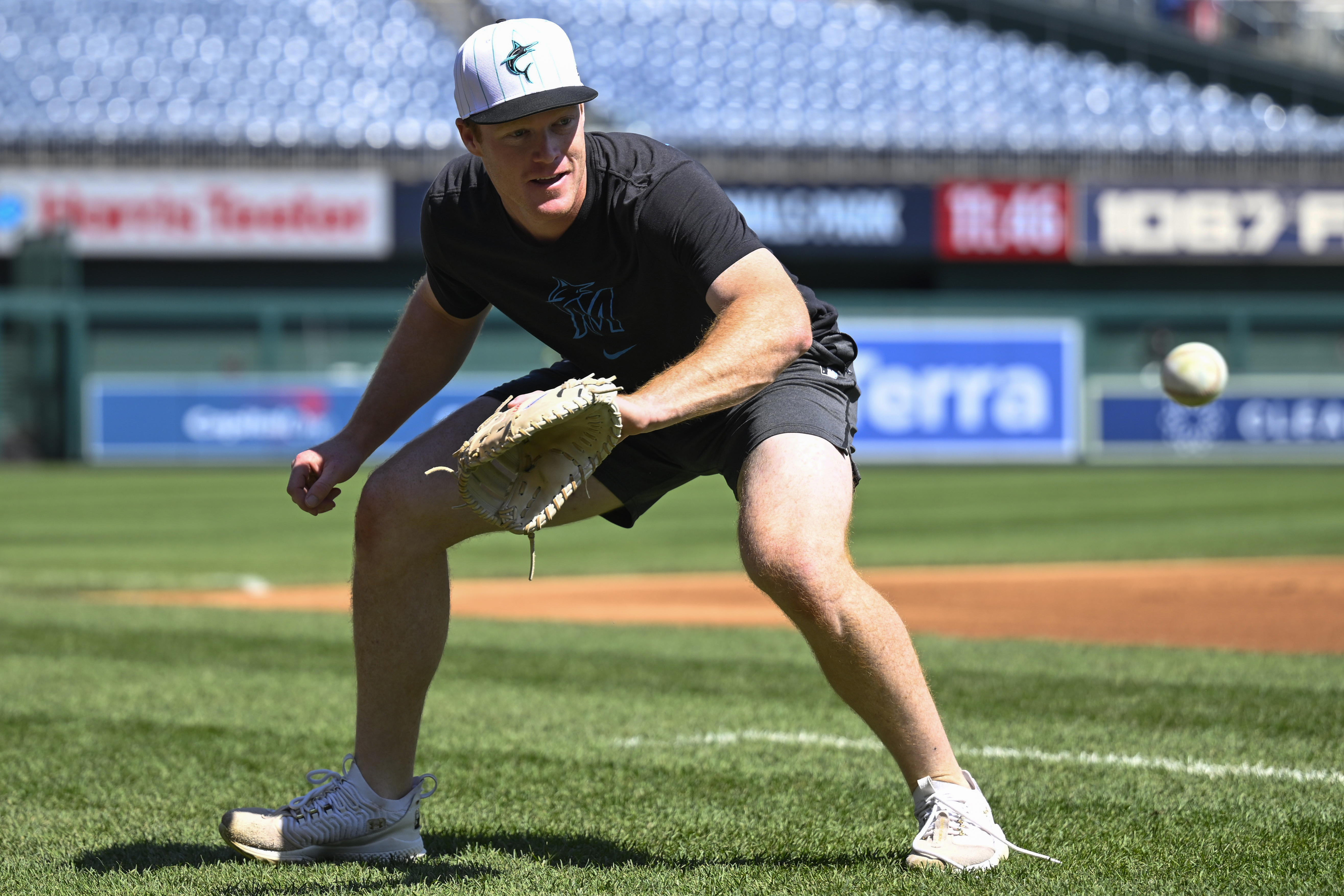 Twins acquire Eric Wagaman in trade with Miami Marlins