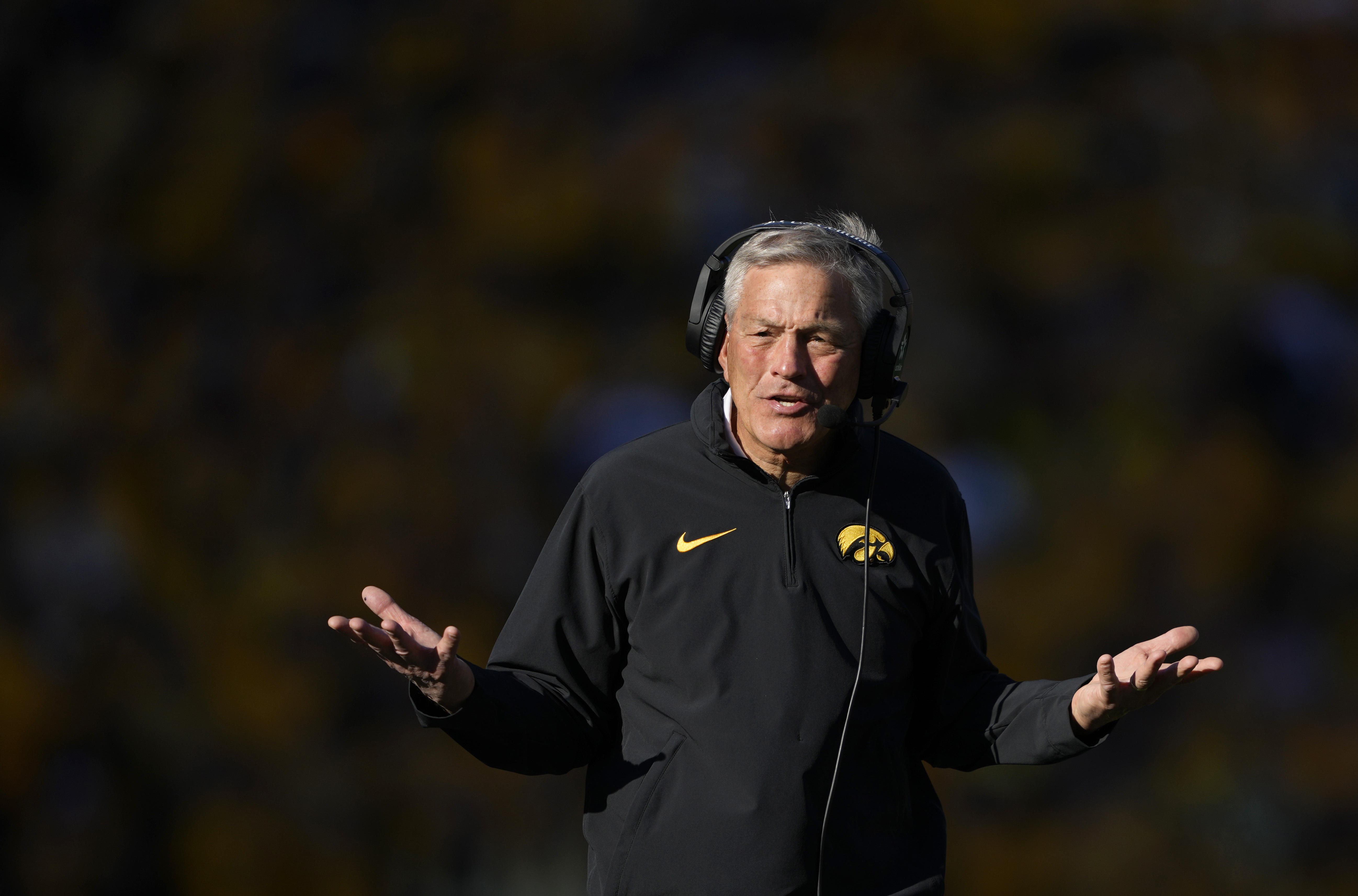 Gophers, Hawkeyes still strongly disagree about the invalid fair-catch call