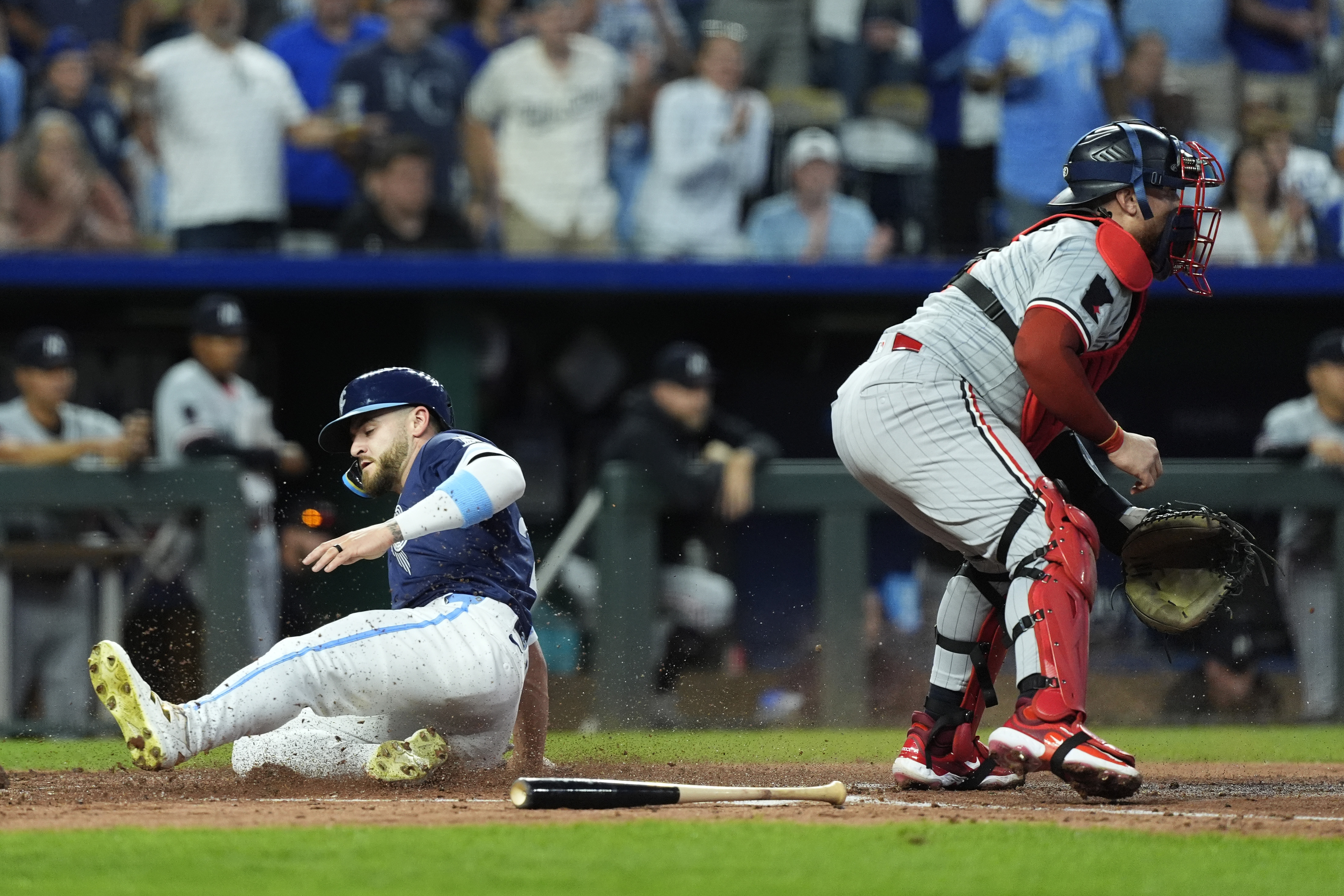 Twins lose 5-0 to Royals and fall half a game back in the table