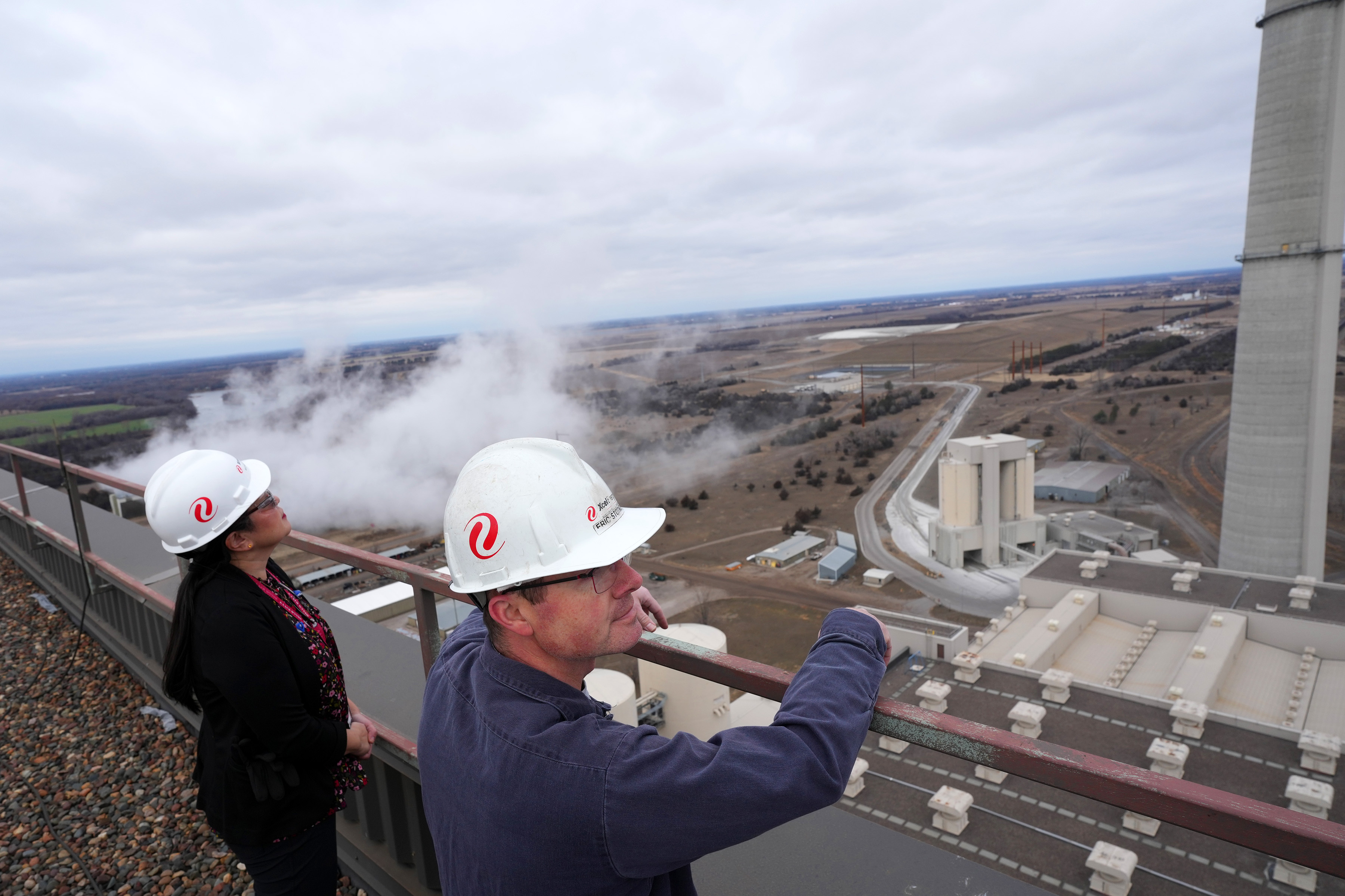 Xcel Energy plans to extend life of Prairie Island nuclear plant, build two  gas plants