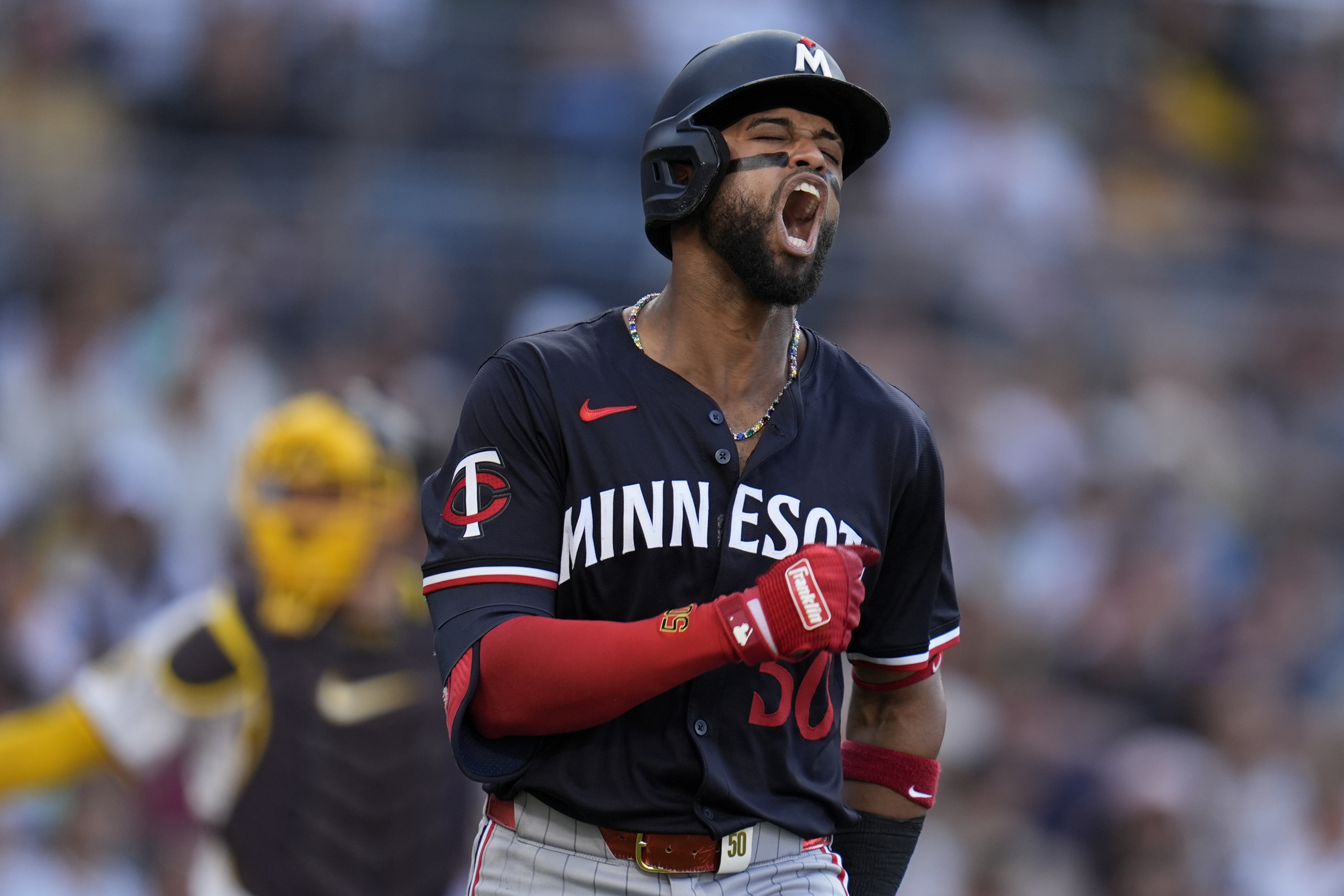 Twins beat Padres 11-4 in the last inning with seven runs in the fourth inning